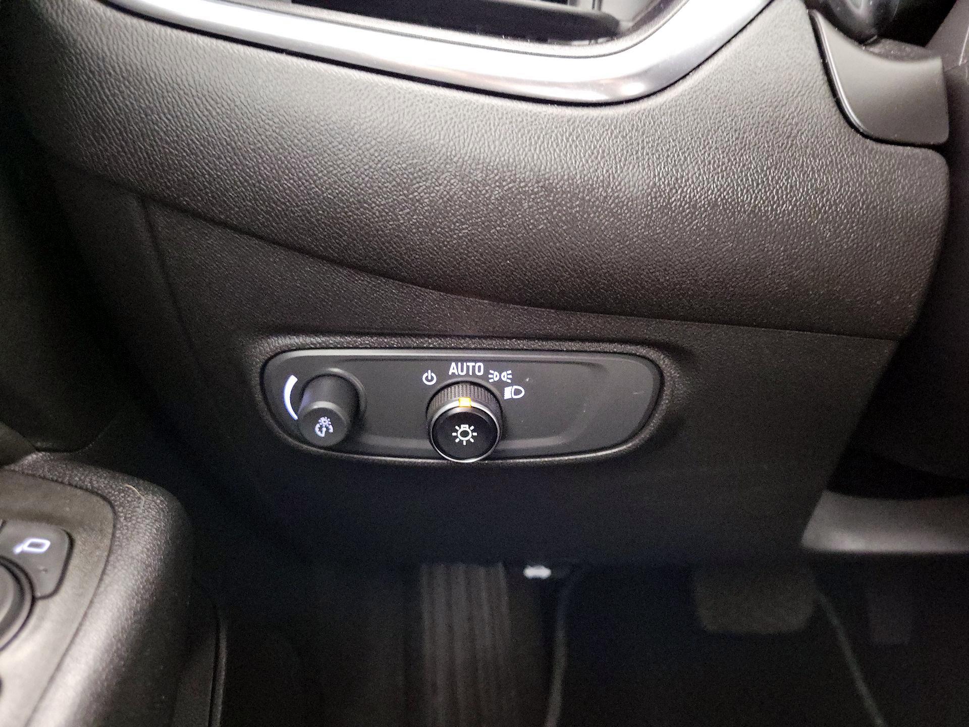 Thumbnail: 2022 Chevrolet Equinox - 13