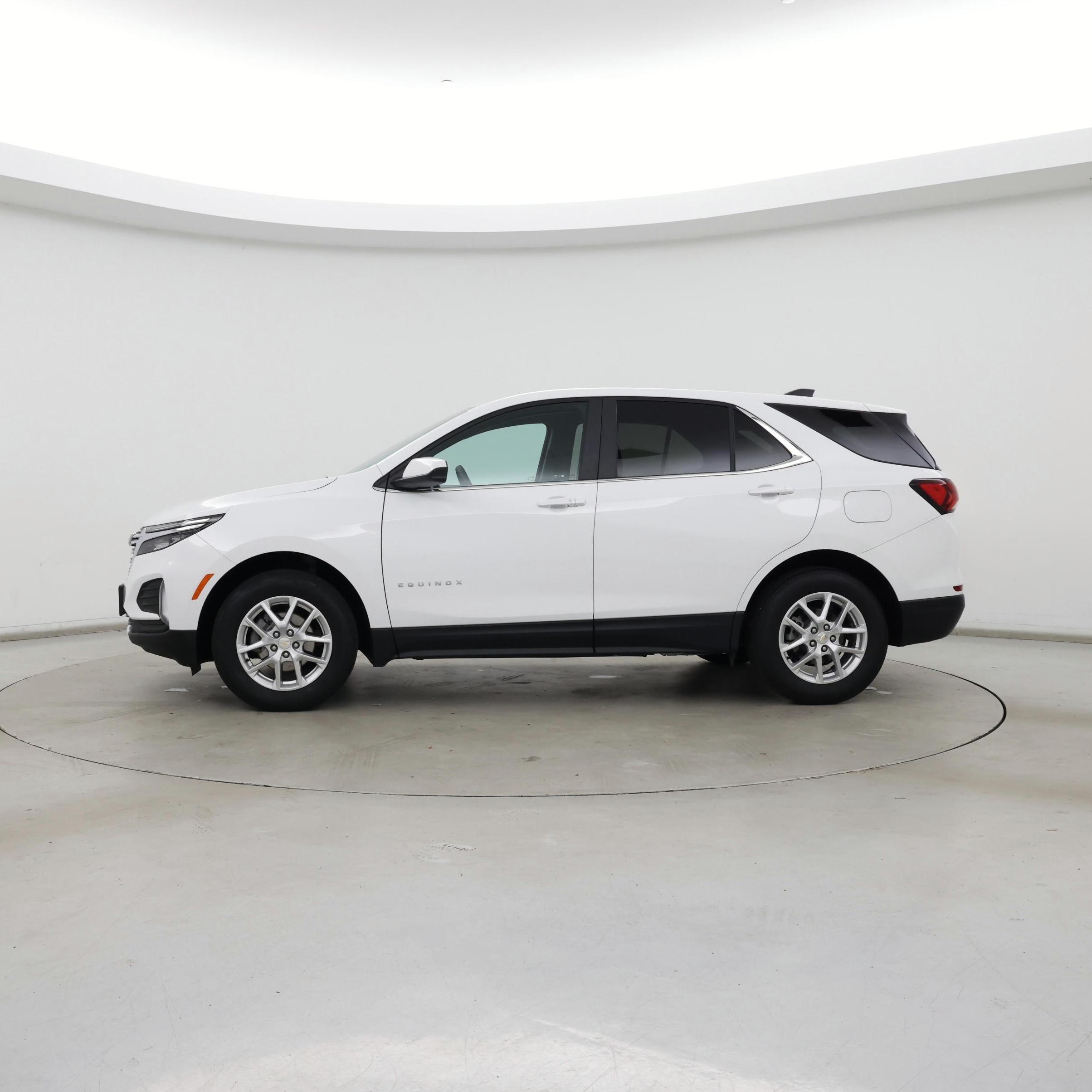 Thumbnail: 2023 Chevrolet Equinox - 3