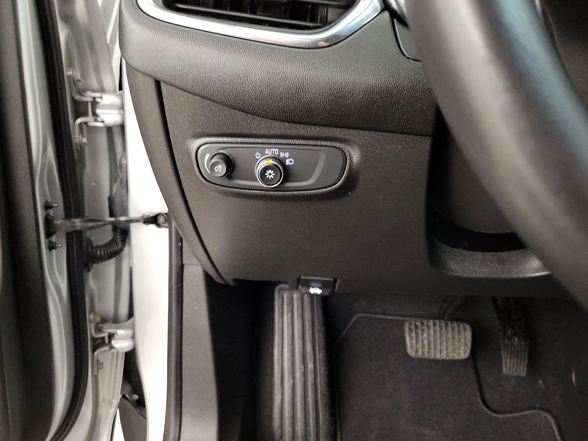 Thumbnail: 2022 Chevrolet Equinox - 13