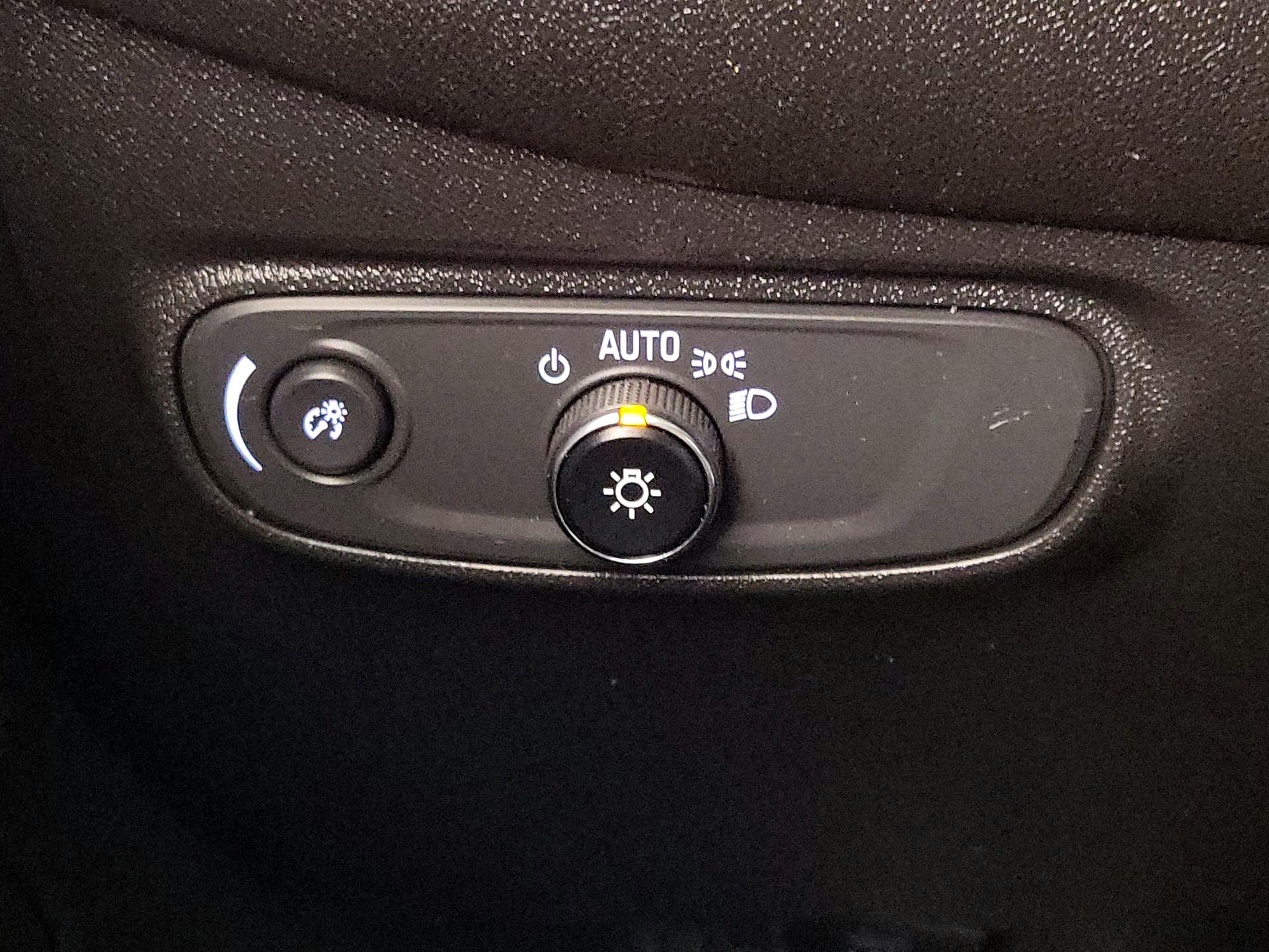 Thumbnail: 2022 Chevrolet Equinox - 13