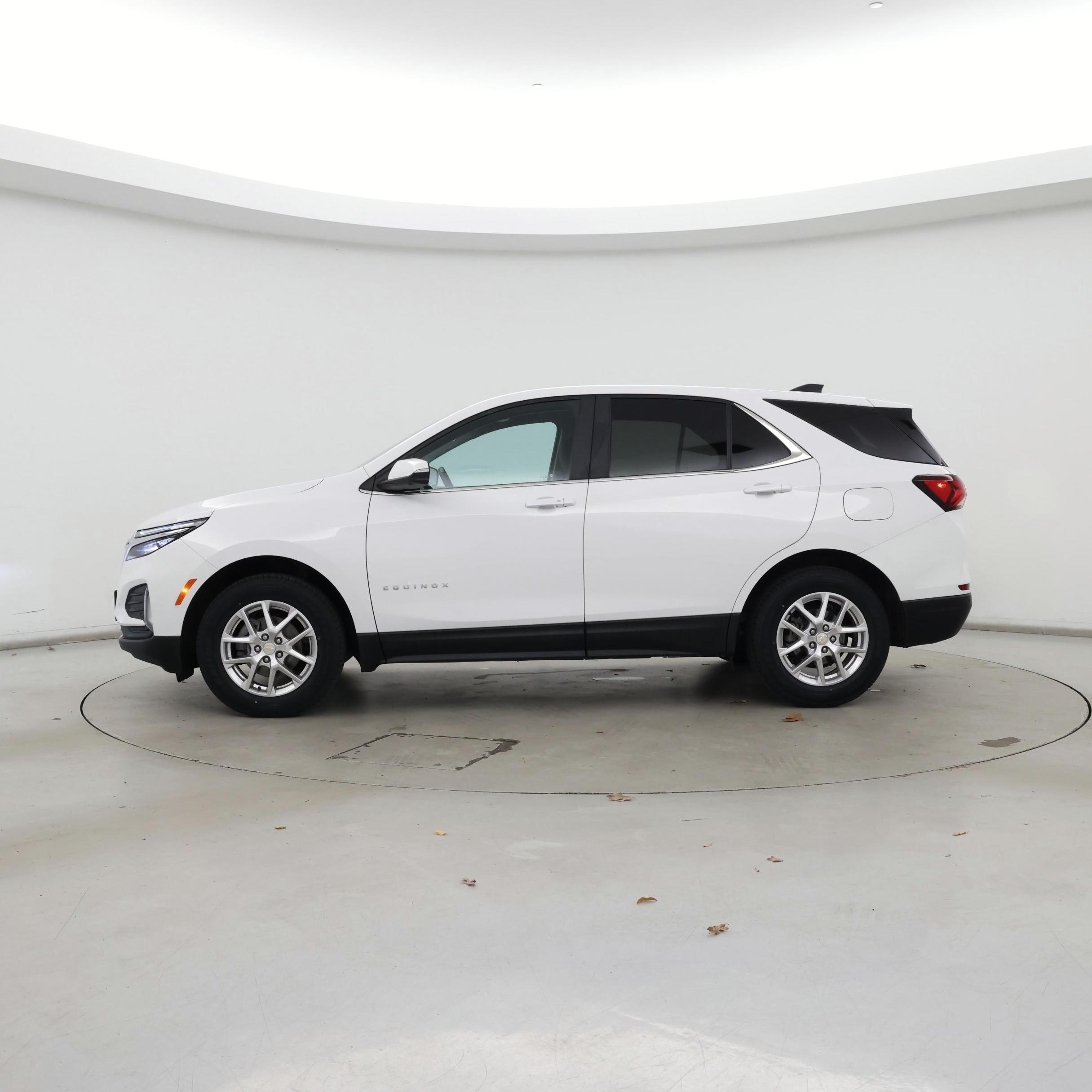 Thumbnail: 2022 Chevrolet Equinox - 3