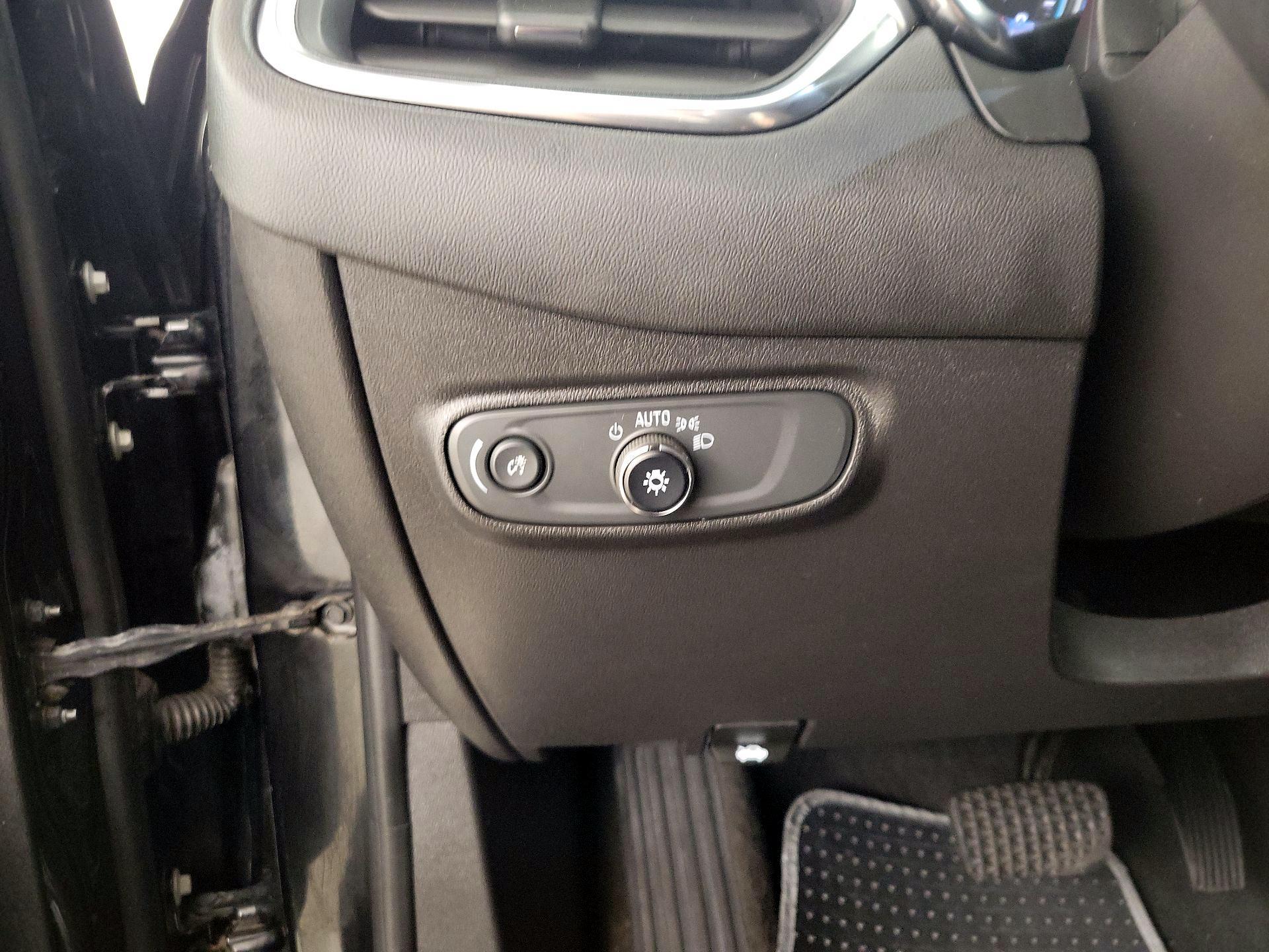 Thumbnail: 2022 Chevrolet Equinox - 13