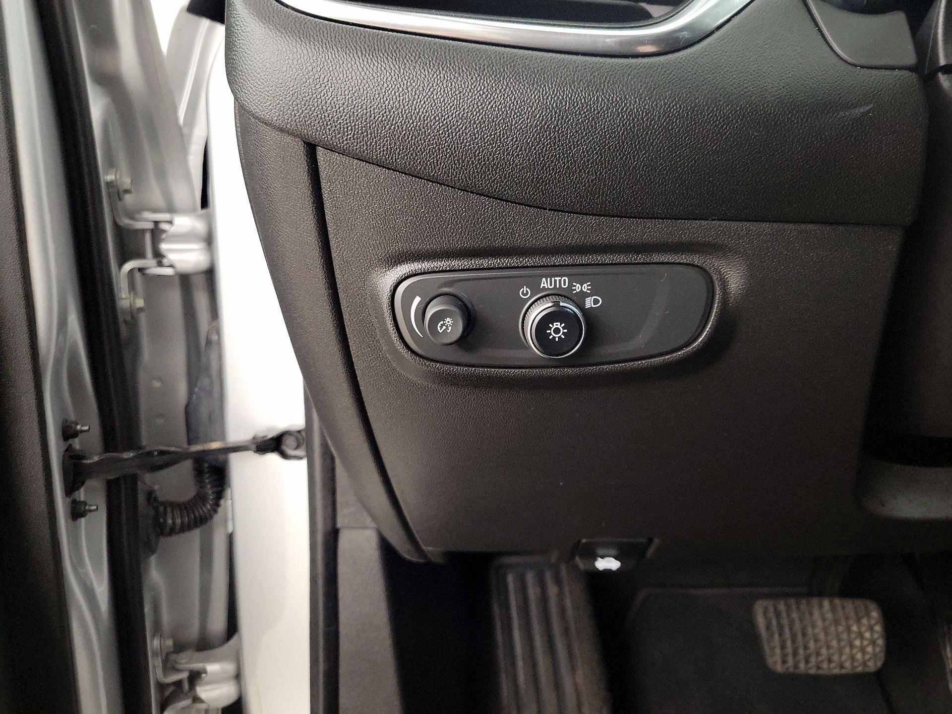 Thumbnail: 2022 Chevrolet Equinox - 13