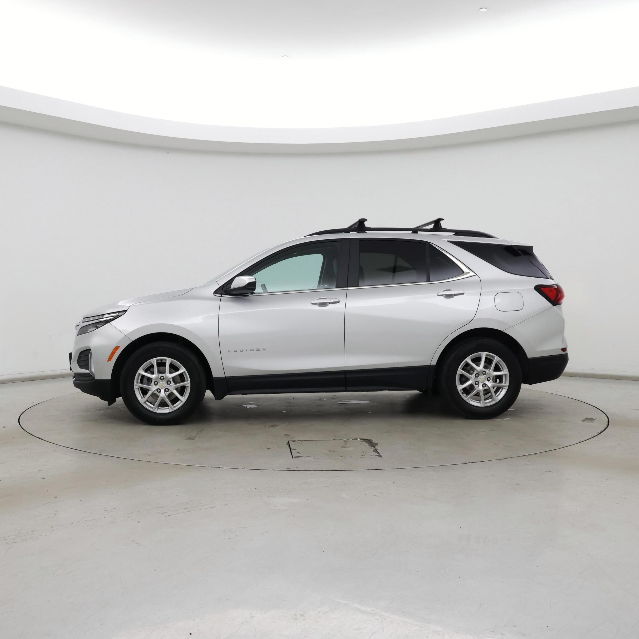 Thumbnail: 2022 Chevrolet Equinox - 3