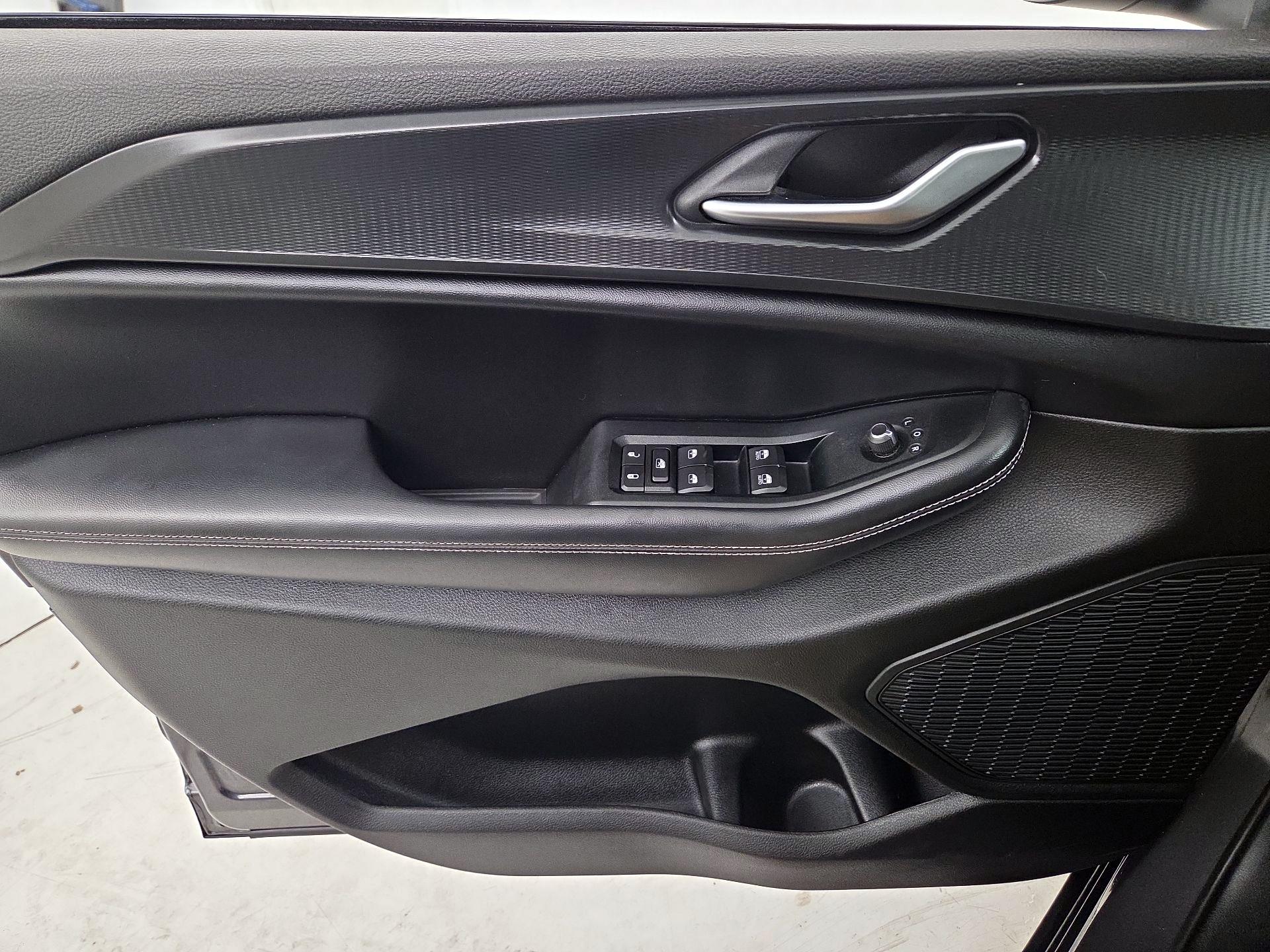 Thumbnail: 2023 Jeep Grand Cherokee - 12