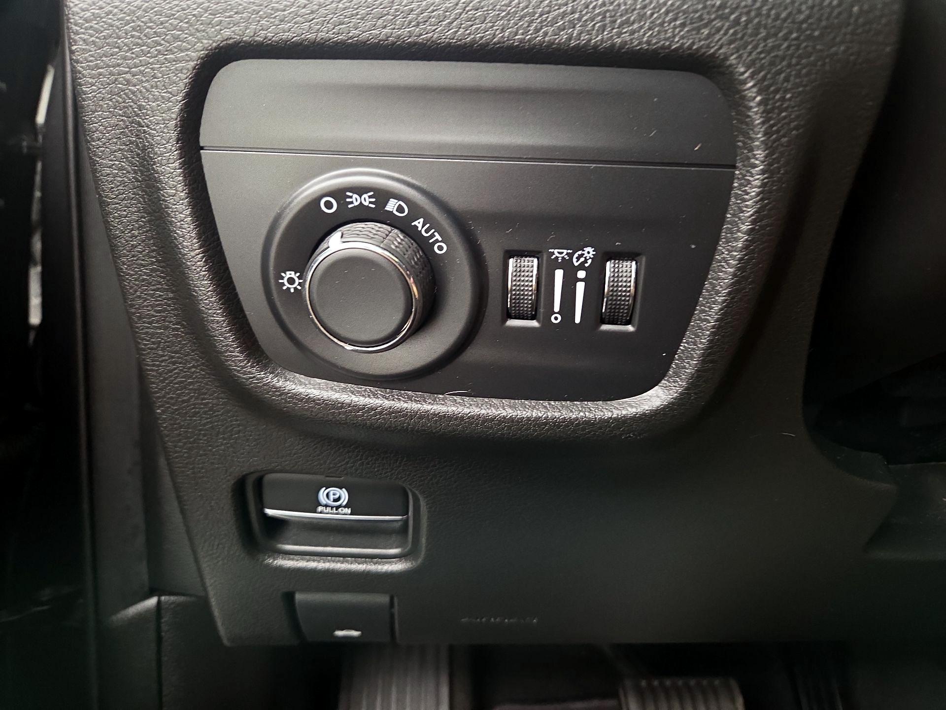 Thumbnail: 2023 Jeep Grand Cherokee - 13