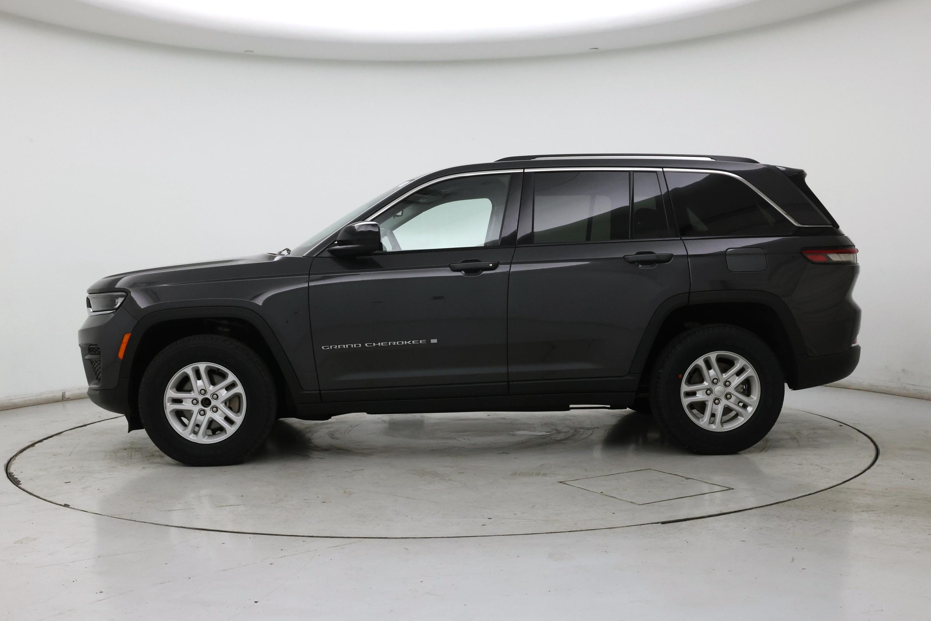 Thumbnail: 2023 Jeep Grand Cherokee - 3