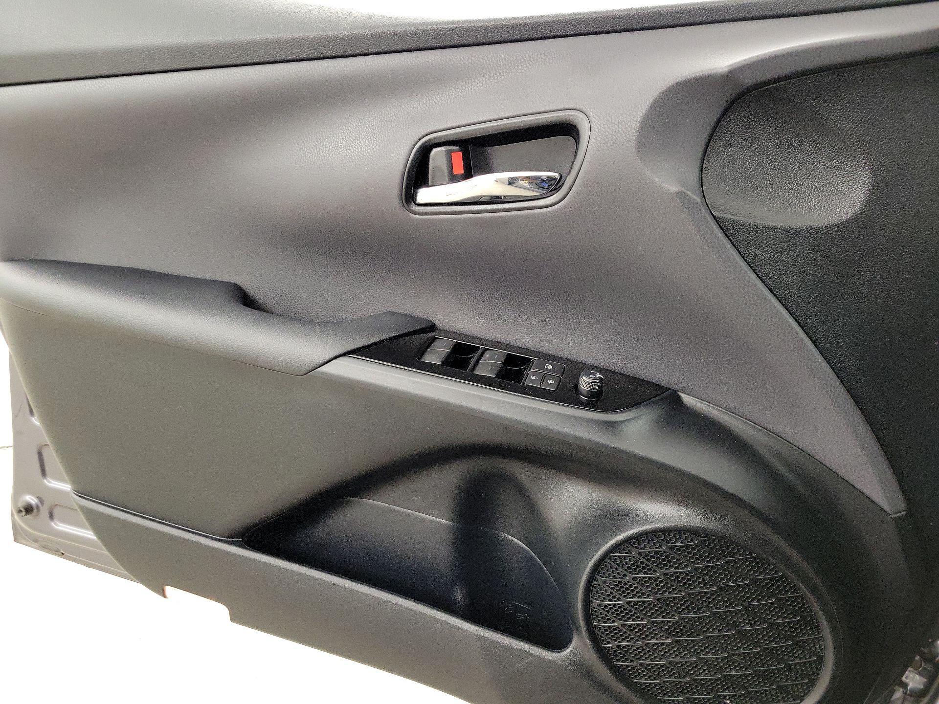 Thumbnail: 2020 Toyota Prius - 12