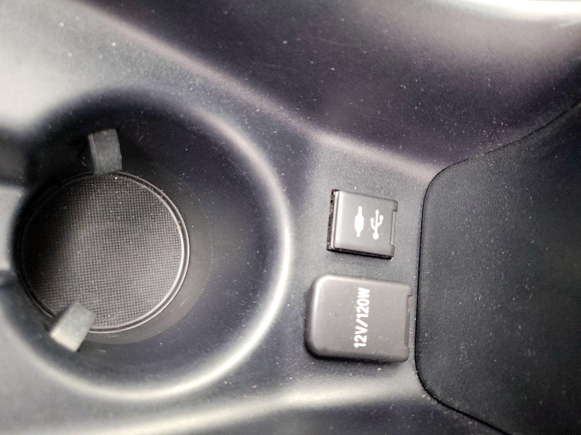 Thumbnail: 2020 Toyota Prius - 18