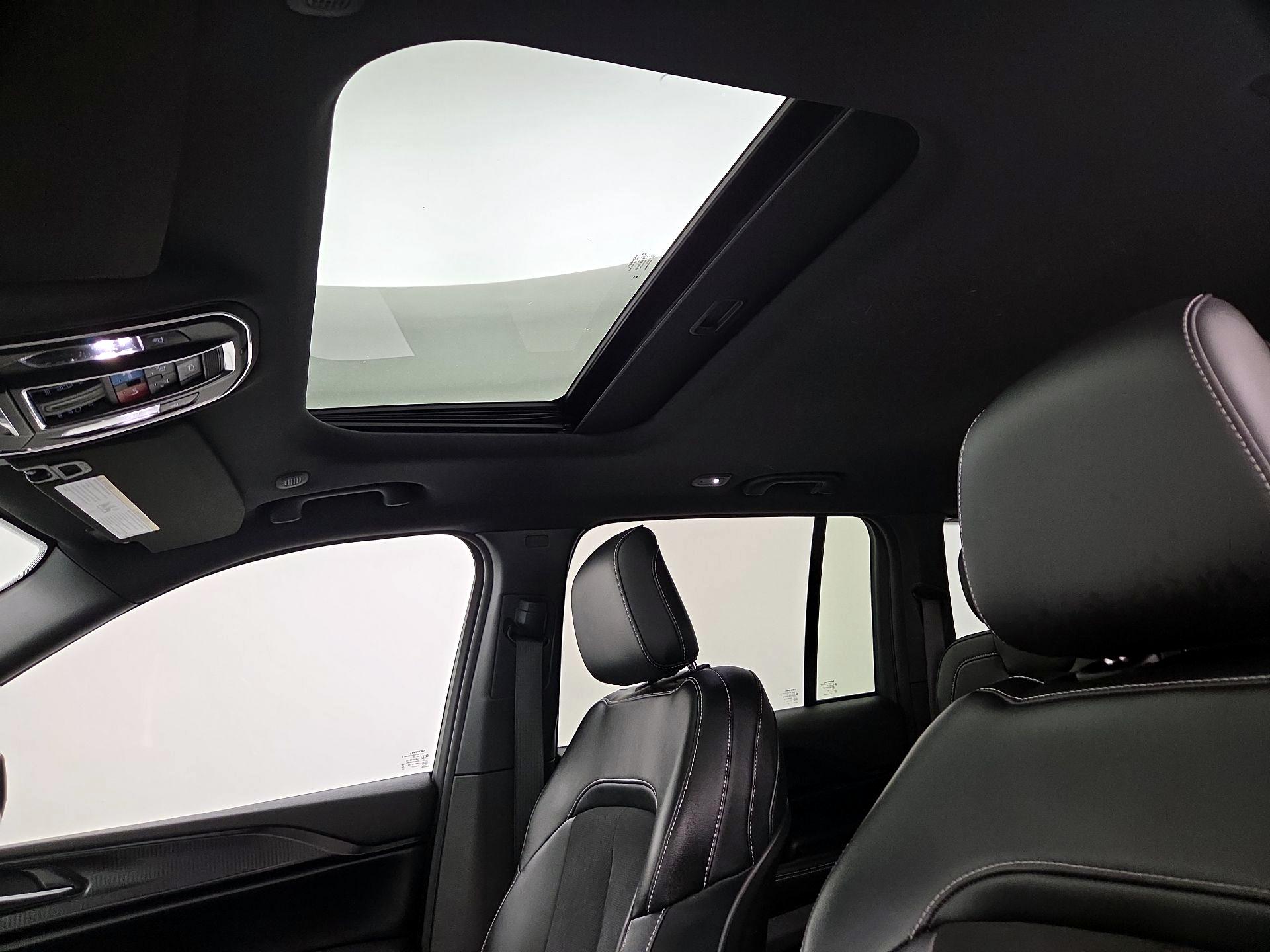 Thumbnail: 2023 Jeep Grand Cherokee - 19