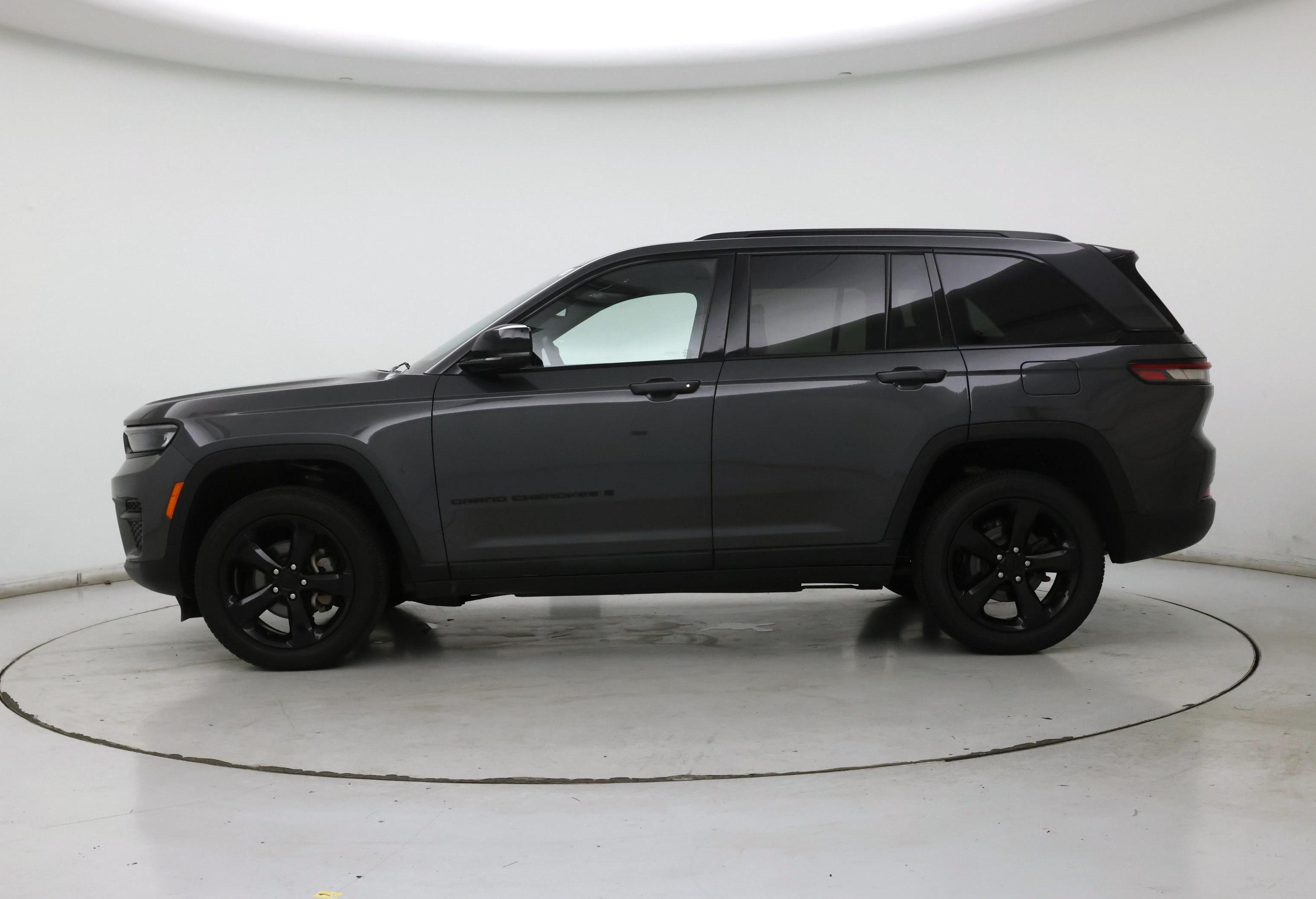 Thumbnail: 2023 Jeep Grand Cherokee - 3