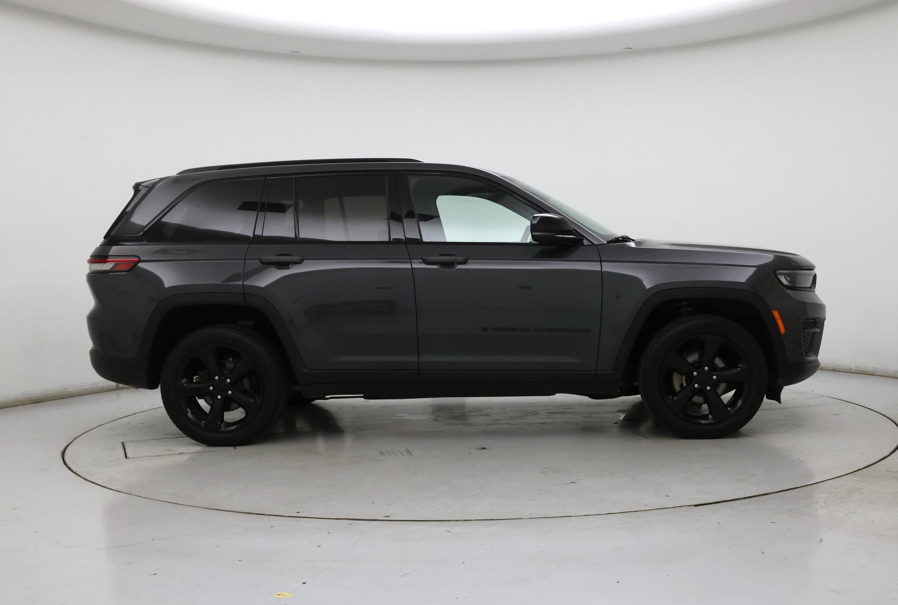 Thumbnail: 2023 Jeep Grand Cherokee - 7