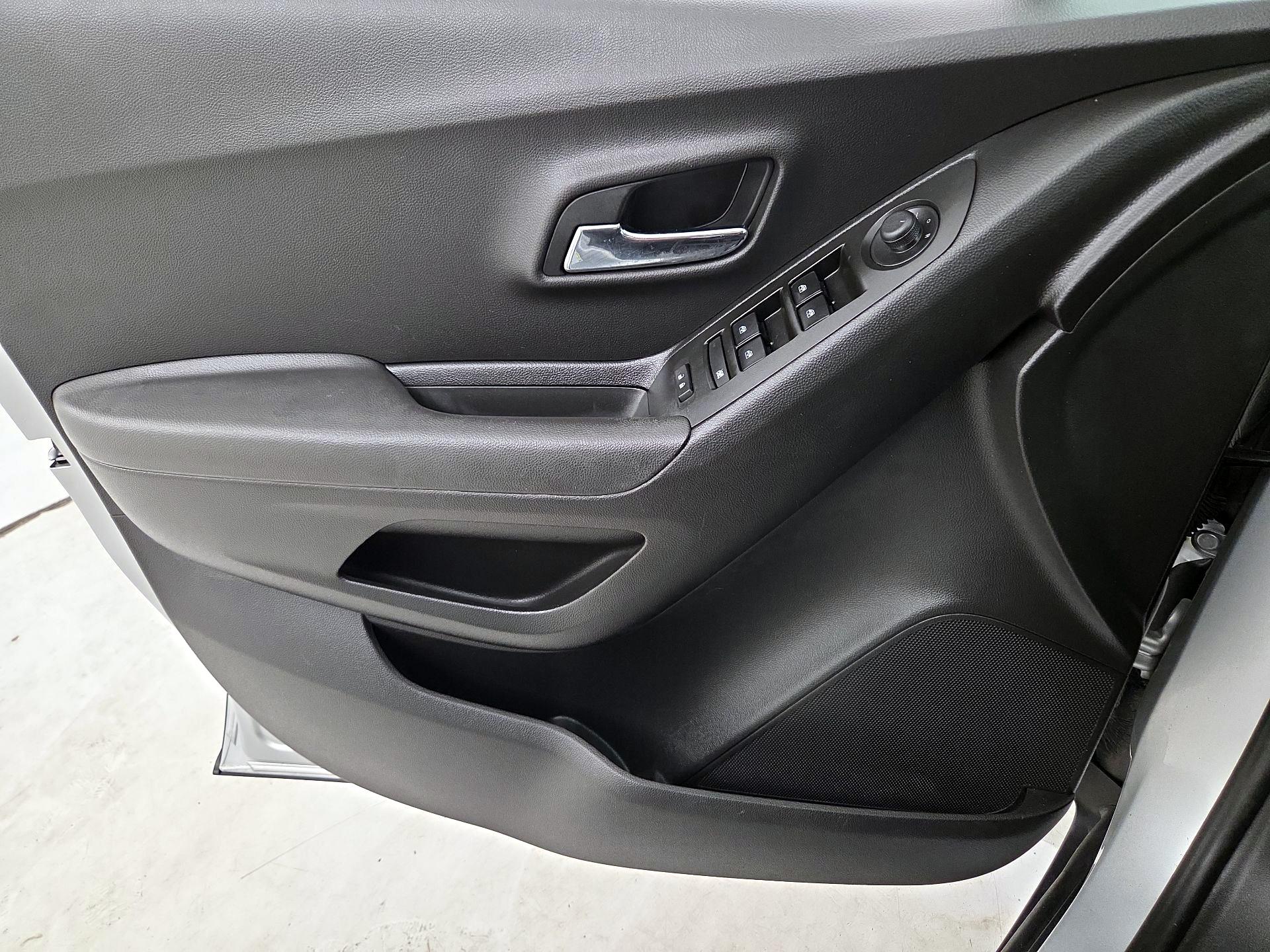 Thumbnail: 2020 Chevrolet Trax - 12