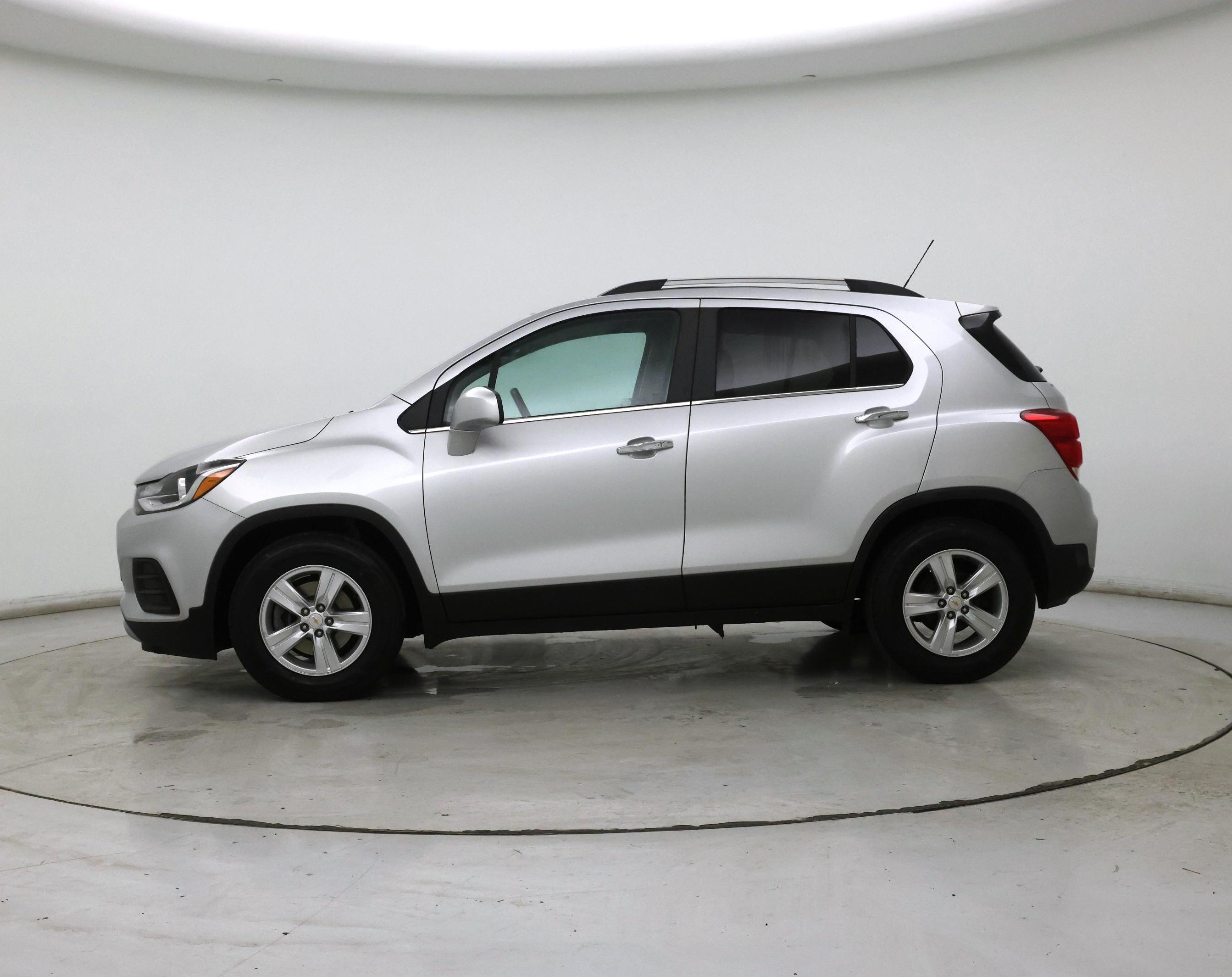 Thumbnail: 2020 Chevrolet Trax - 3