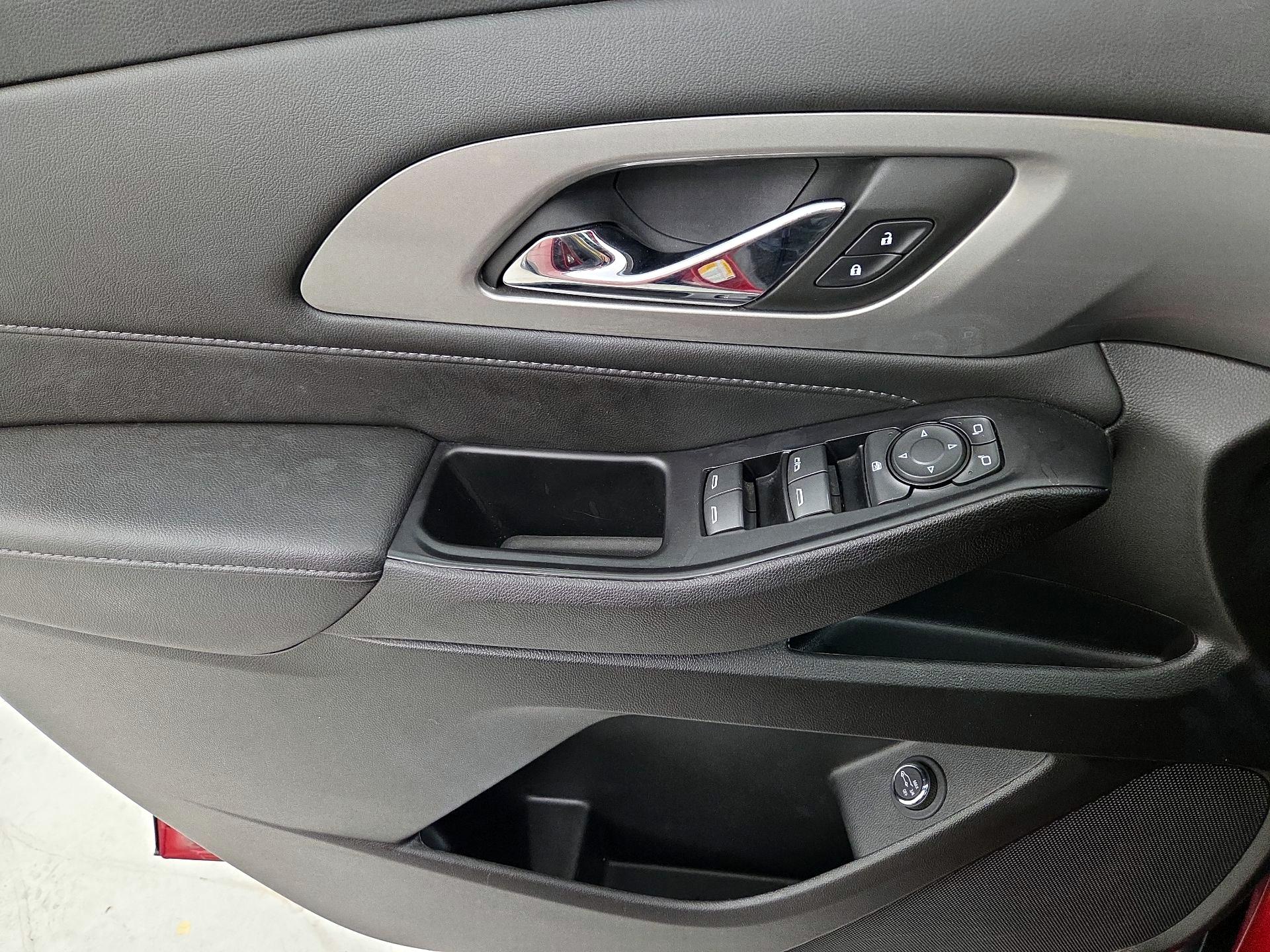 Thumbnail: 2023 Chevrolet Traverse - 12