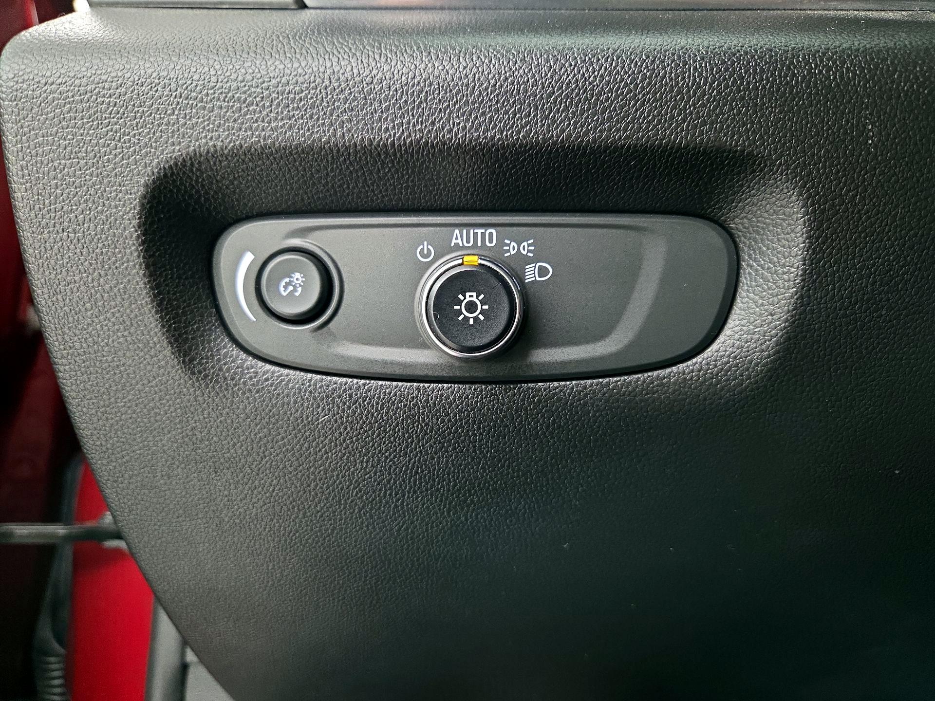 Thumbnail: 2023 Chevrolet Traverse - 13