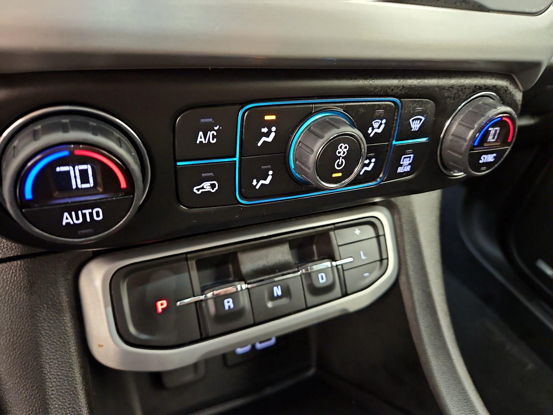 Thumbnail: 2022 GMC Acadia - 16