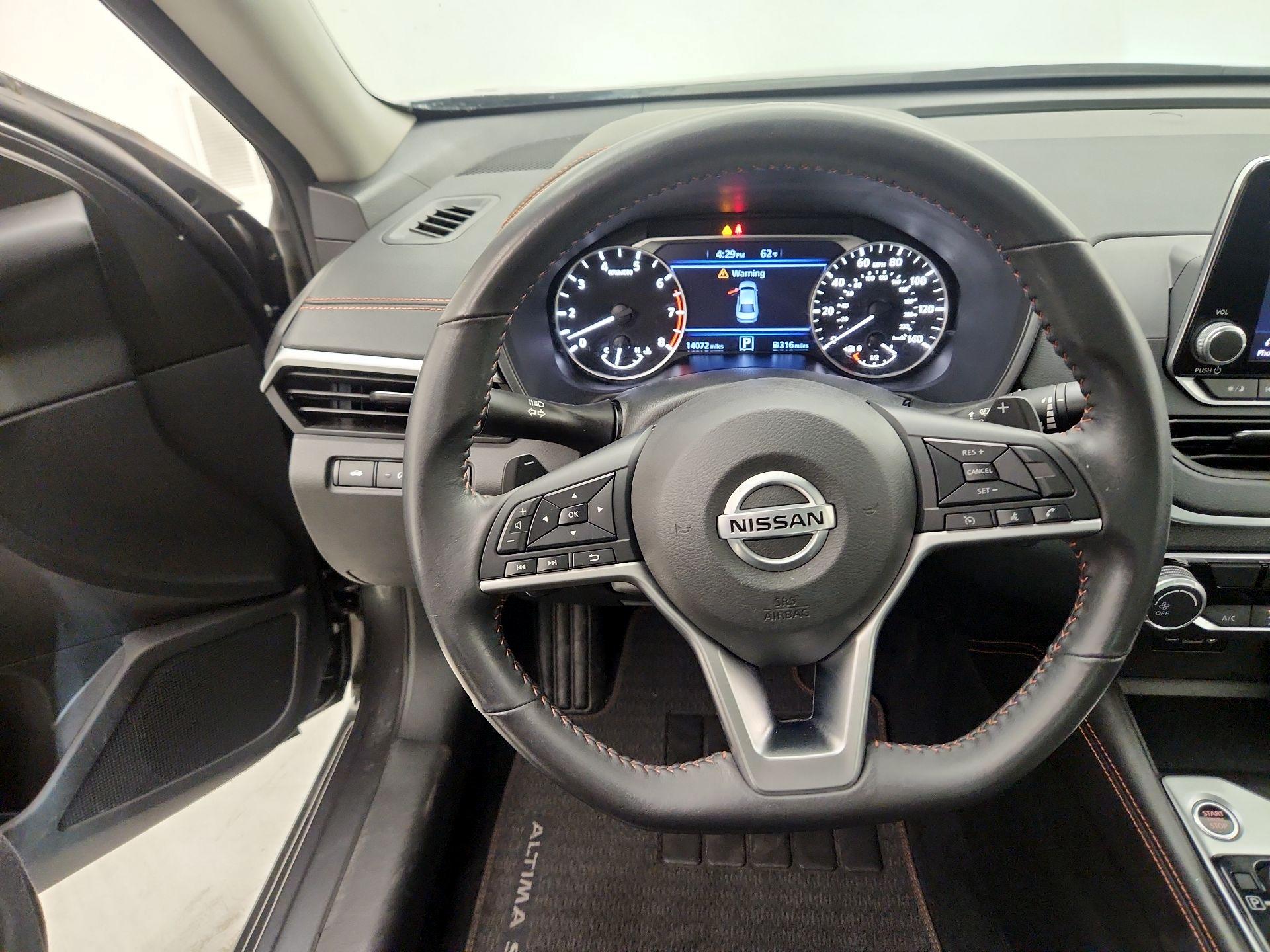 Thumbnail: 2022 Nissan Altima - 10