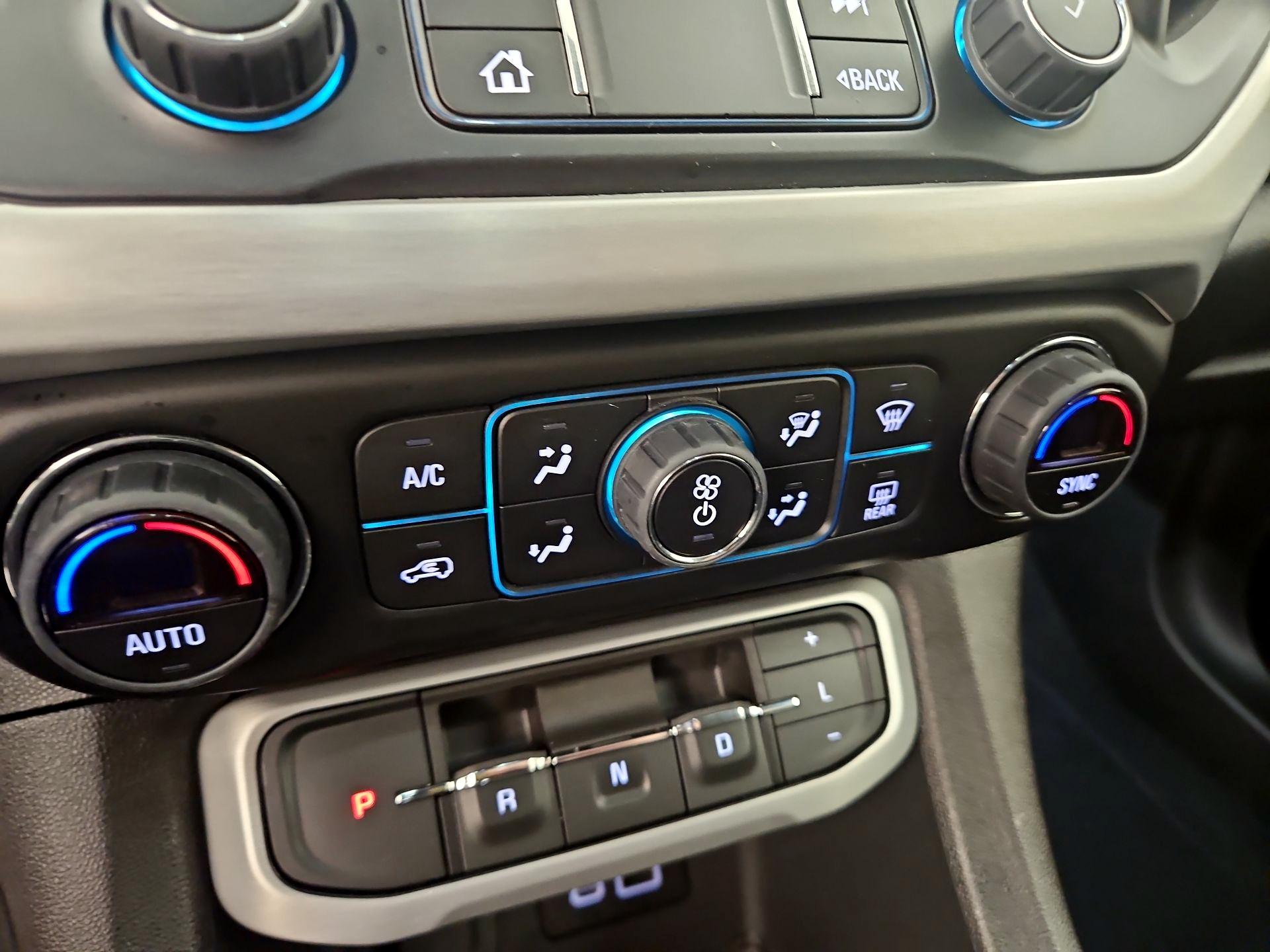 Thumbnail: 2023 GMC Acadia - 16