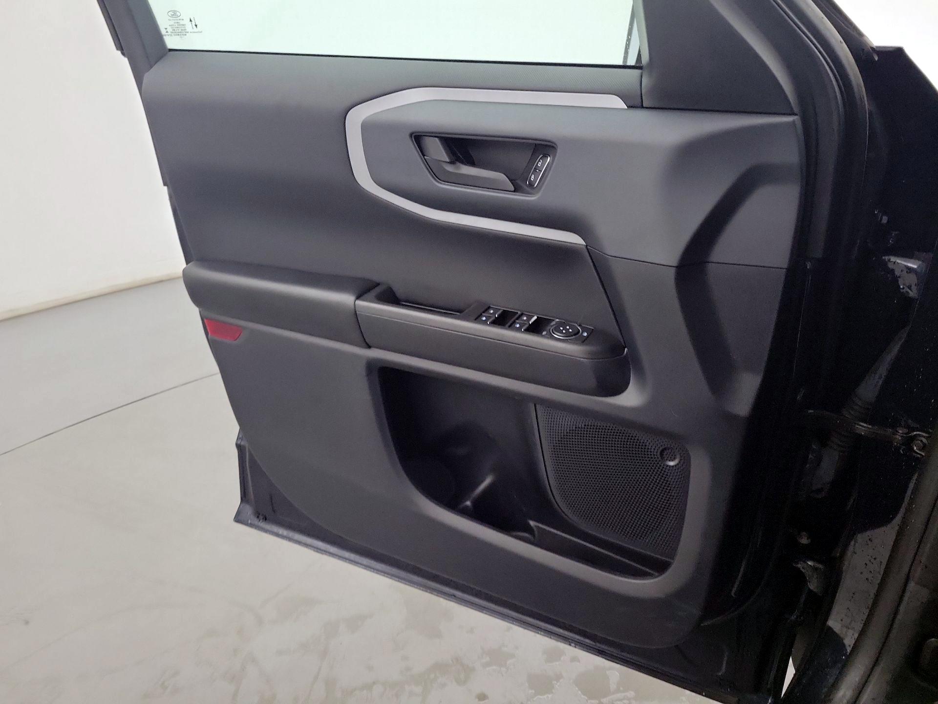 Thumbnail: 2021 Ford Bronco Sport - 10