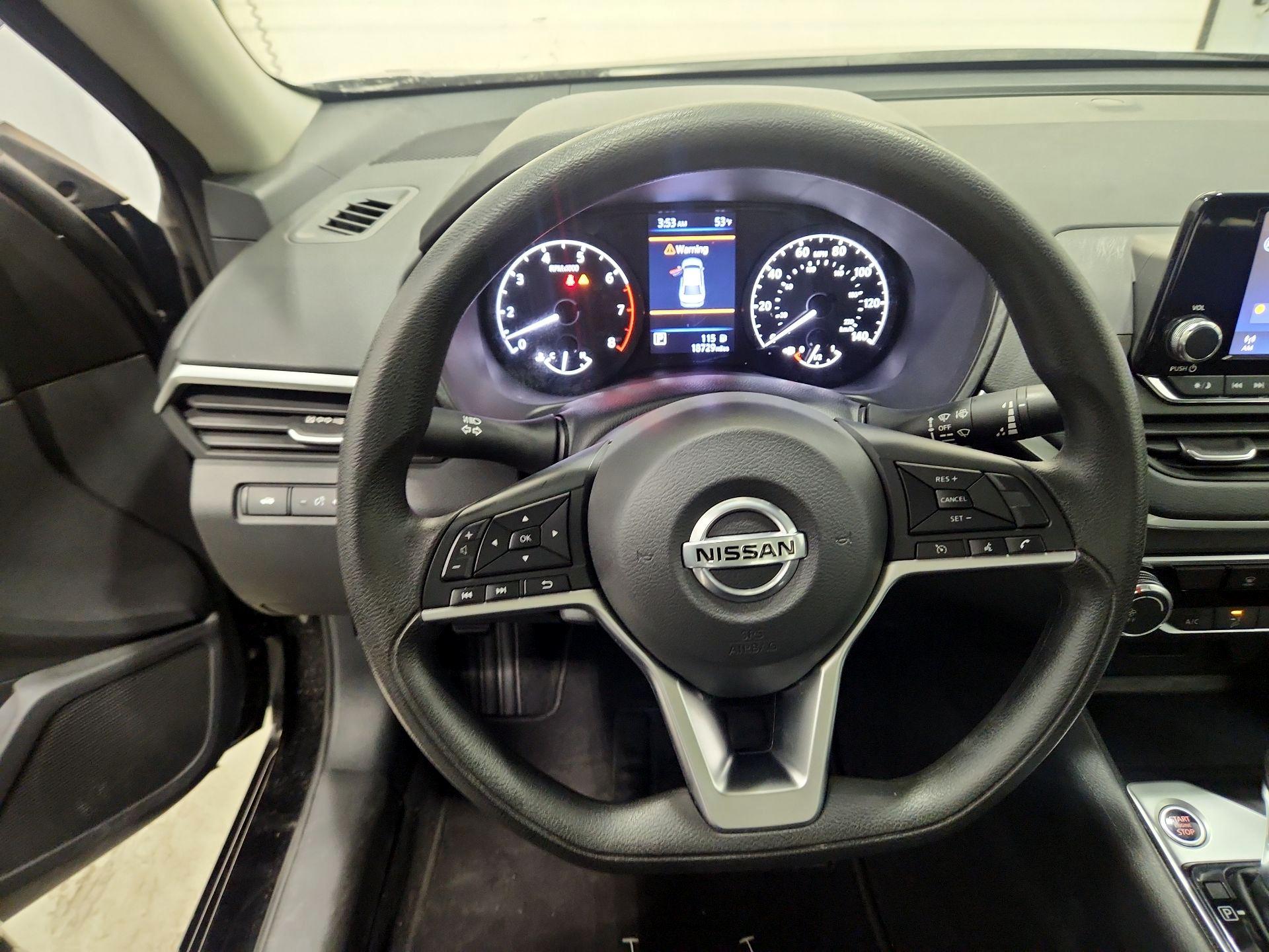 Thumbnail: 2022 Nissan Altima - 10