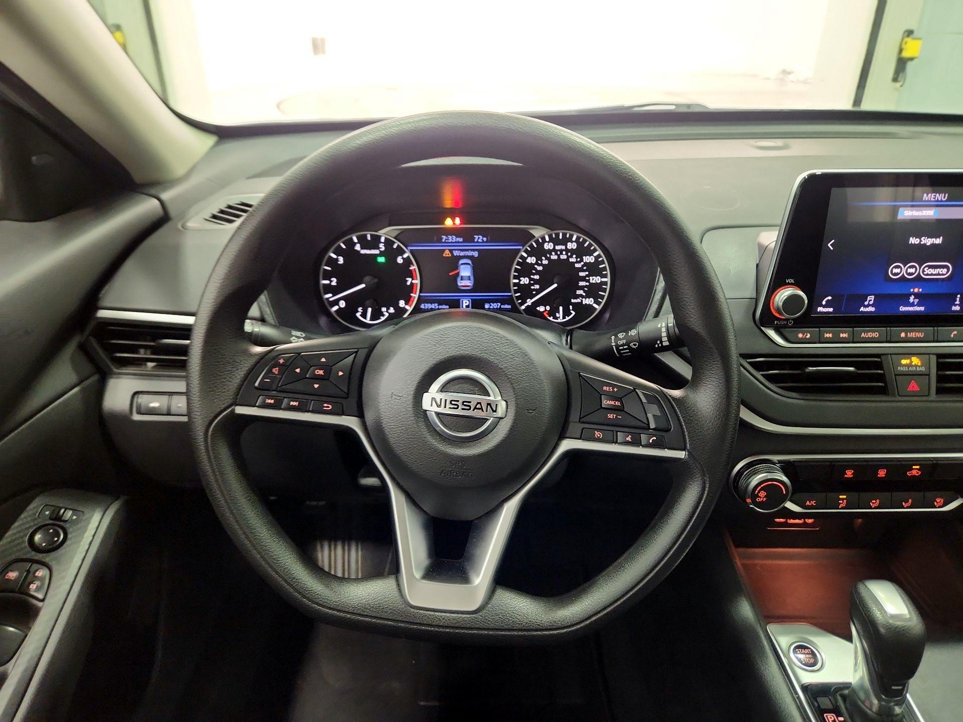 Thumbnail: 2022 Nissan Altima - 10