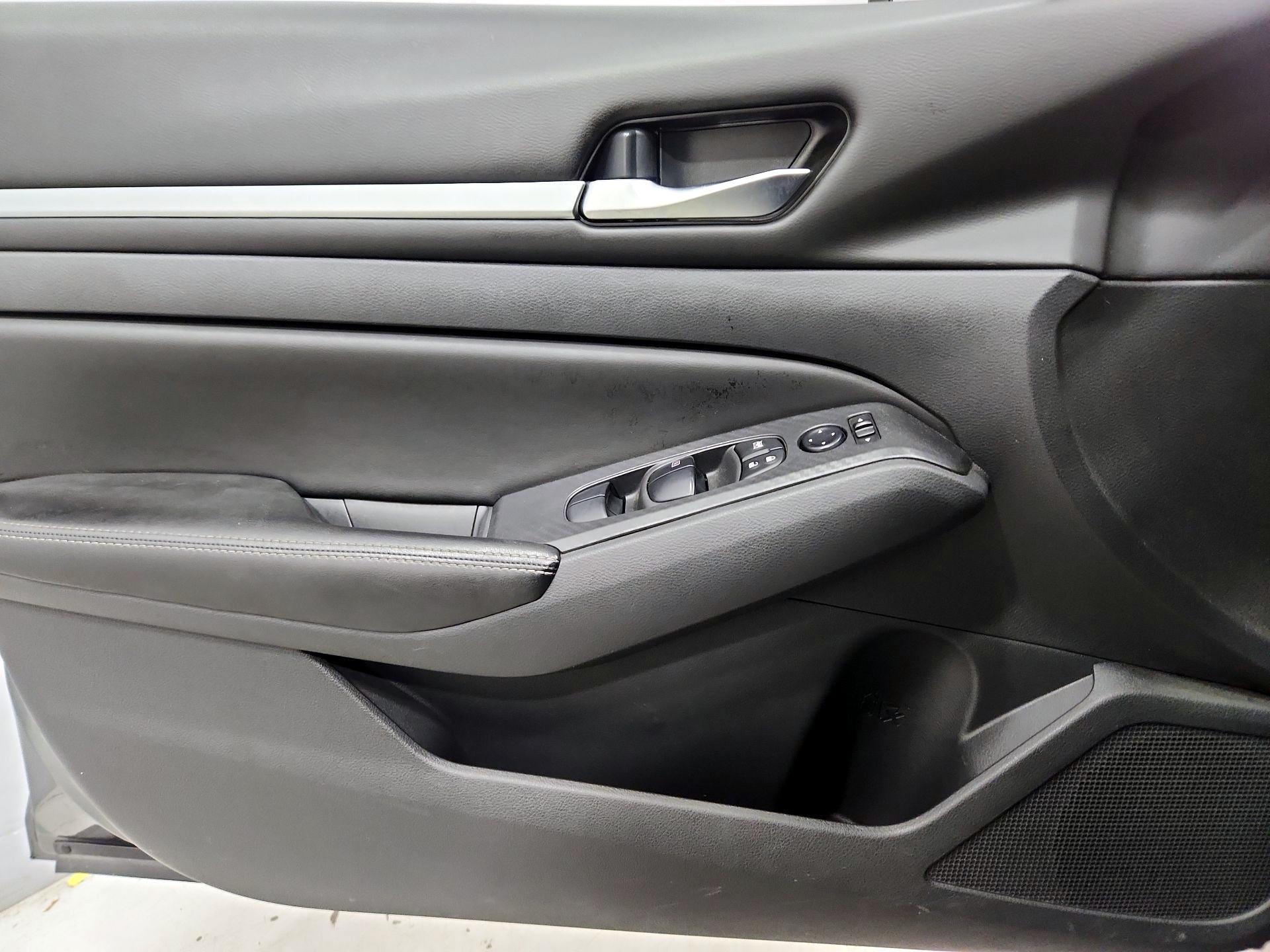 Thumbnail: 2022 Nissan Altima - 12