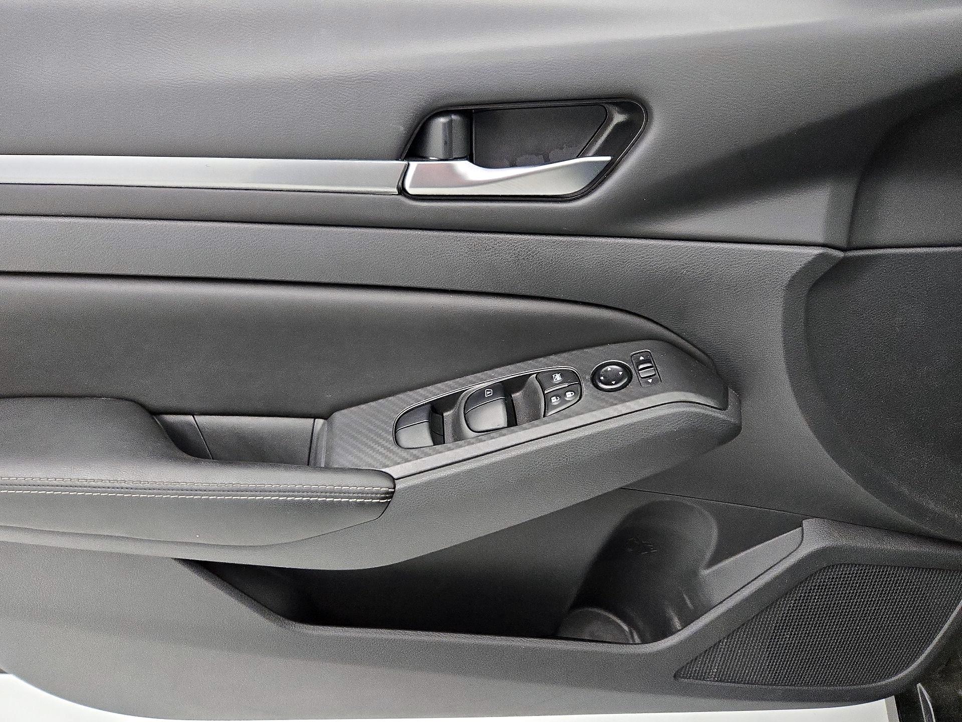 Thumbnail: 2022 Nissan Altima - 12