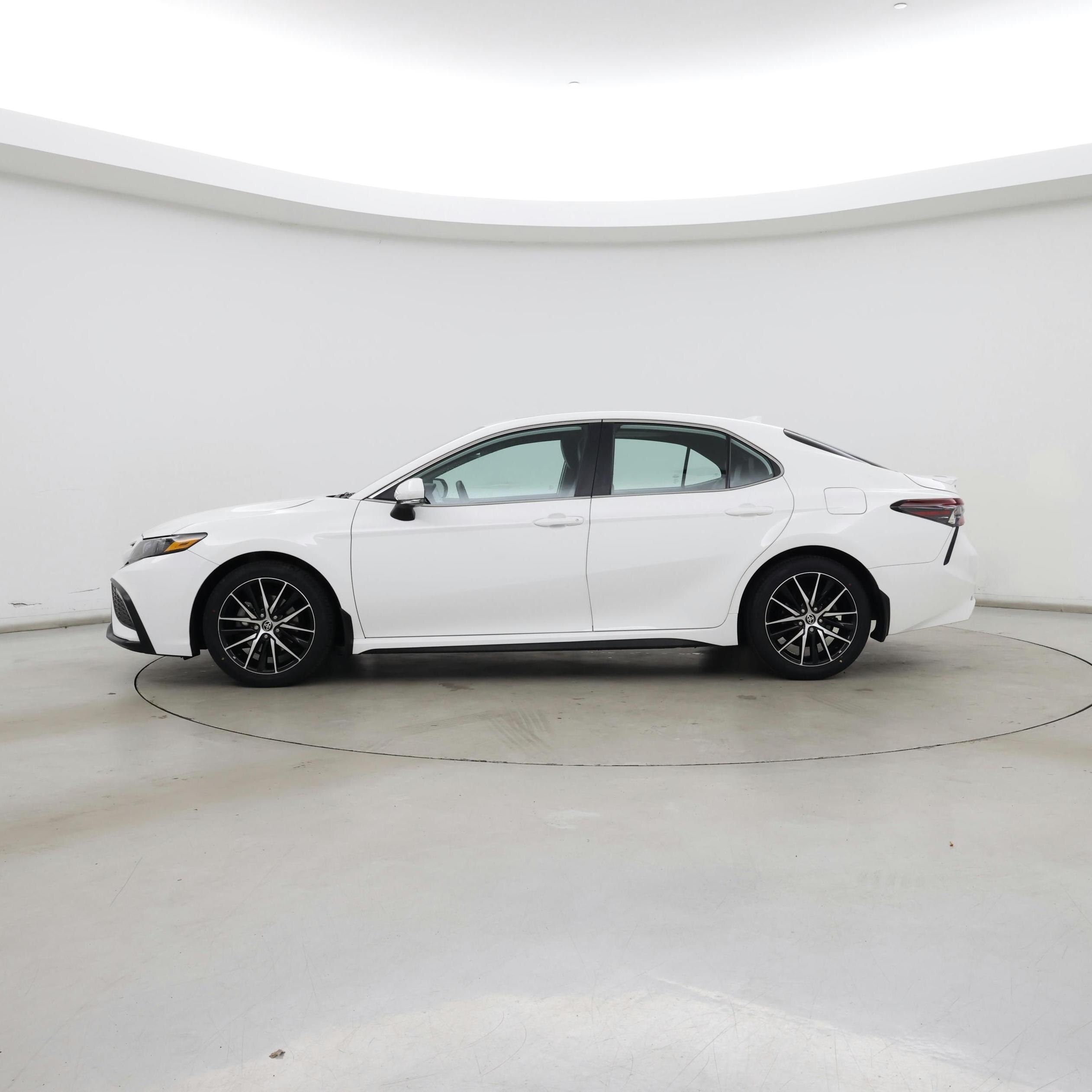 Thumbnail: 2023 Toyota Camry - 3