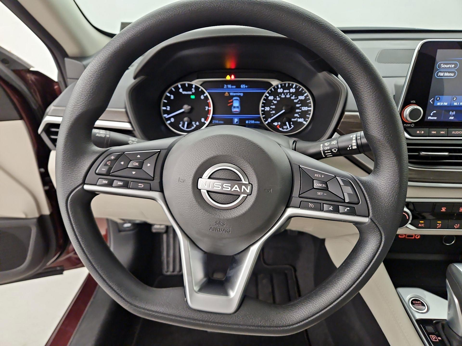 Thumbnail: 2023 Nissan Altima - 10