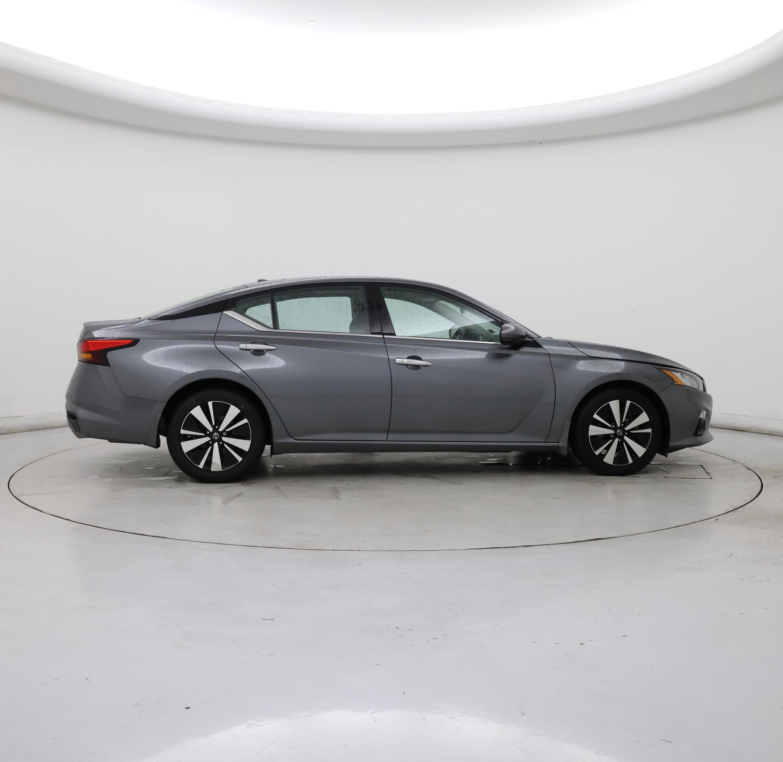 Thumbnail: 2022 Nissan Altima - 7