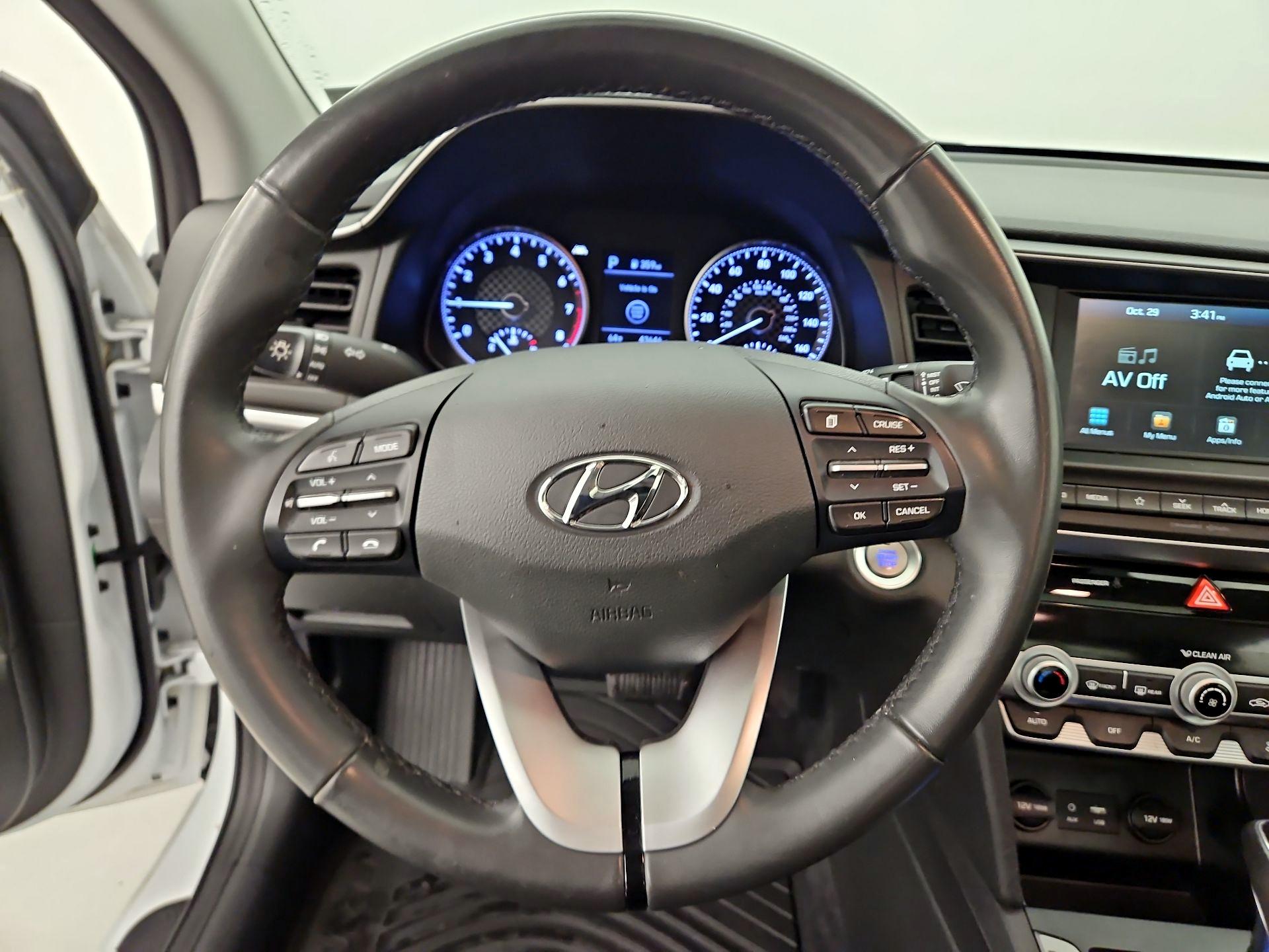 Thumbnail: 2020 Hyundai Elantra - 10