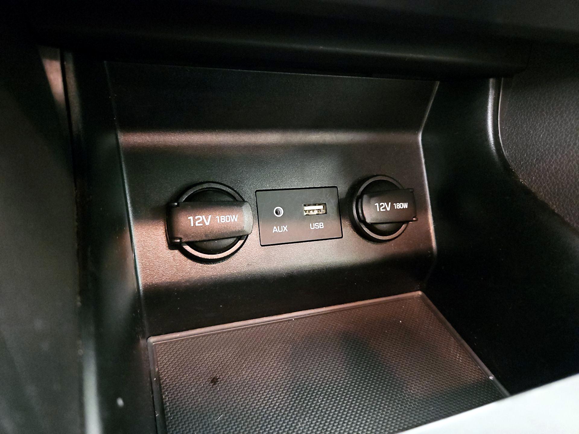 Thumbnail: 2020 Hyundai Elantra - 18