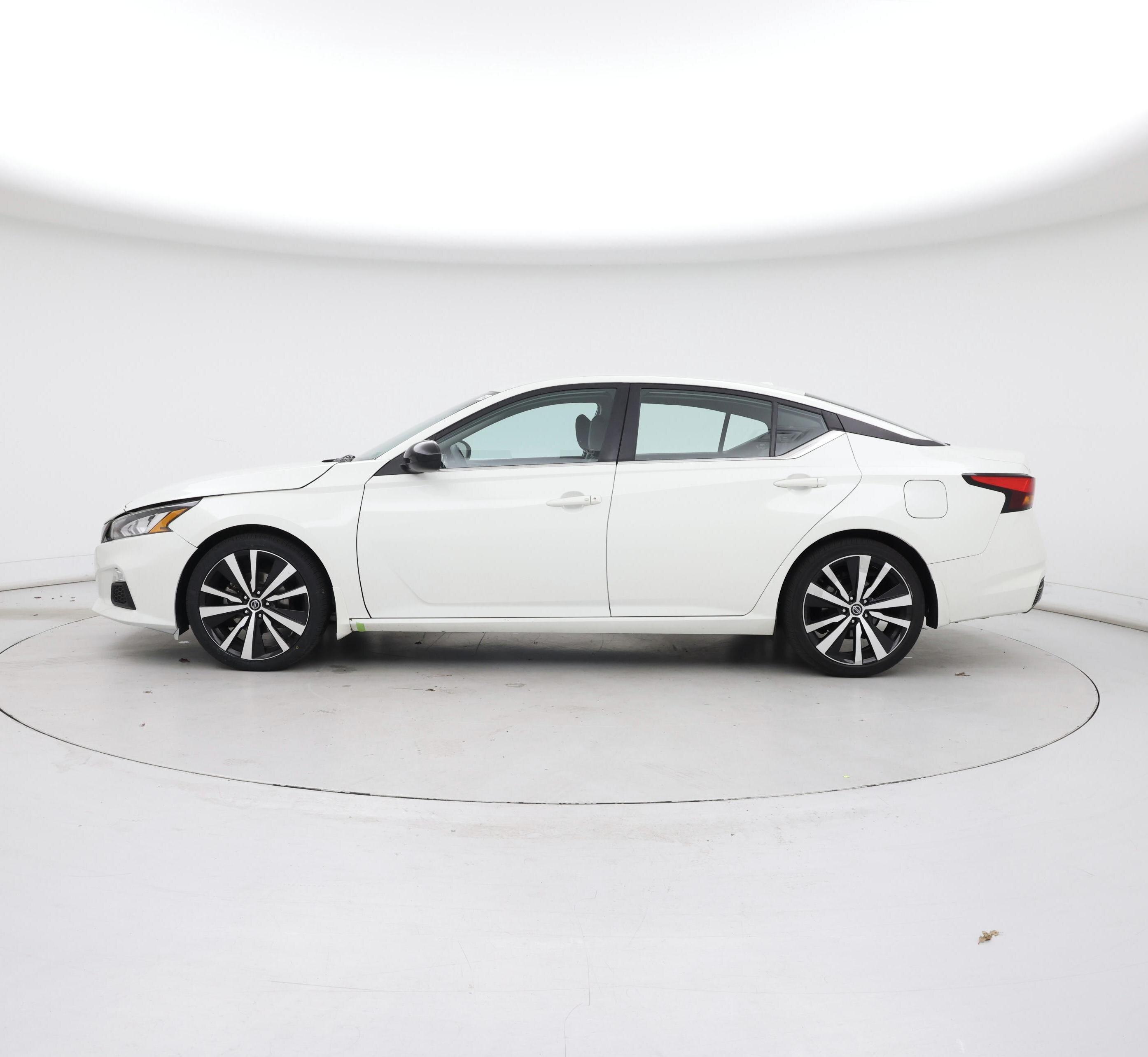 Thumbnail: 2021 Nissan Altima - 3