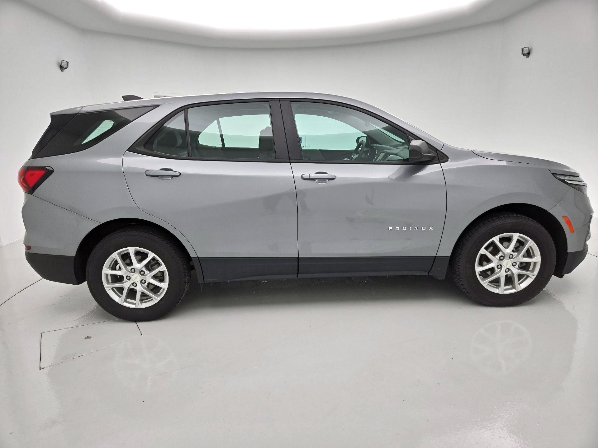 Thumbnail: 2023 Chevrolet Equinox - 4