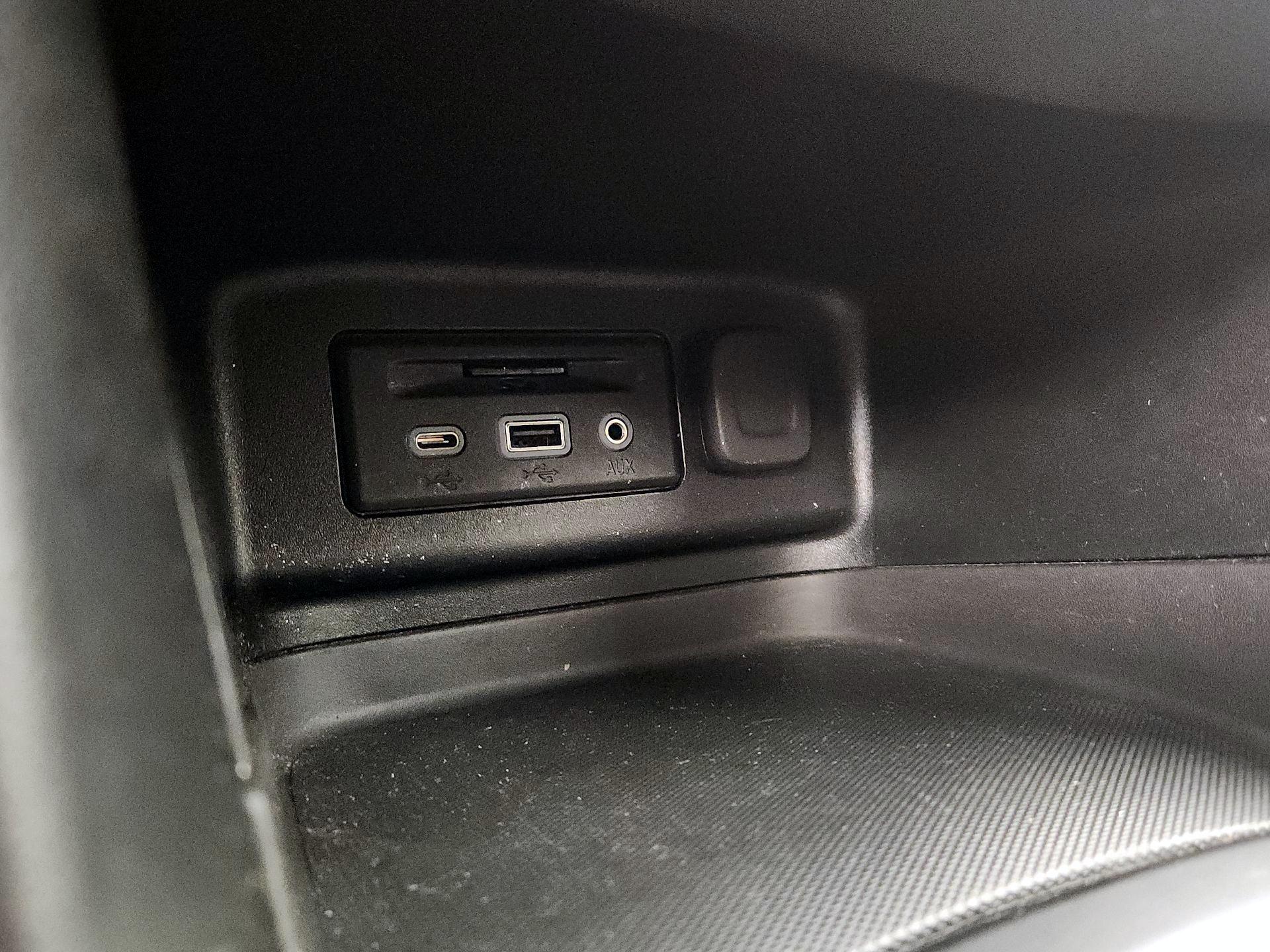 Thumbnail: 2022 Chevrolet Equinox - 18