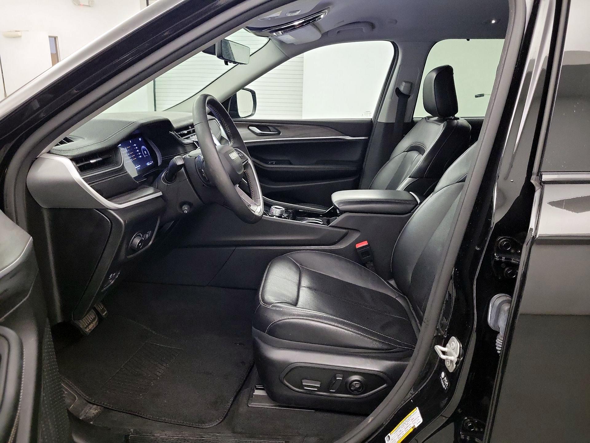 Thumbnail: 2023 Jeep Grand Cherokee L - 9