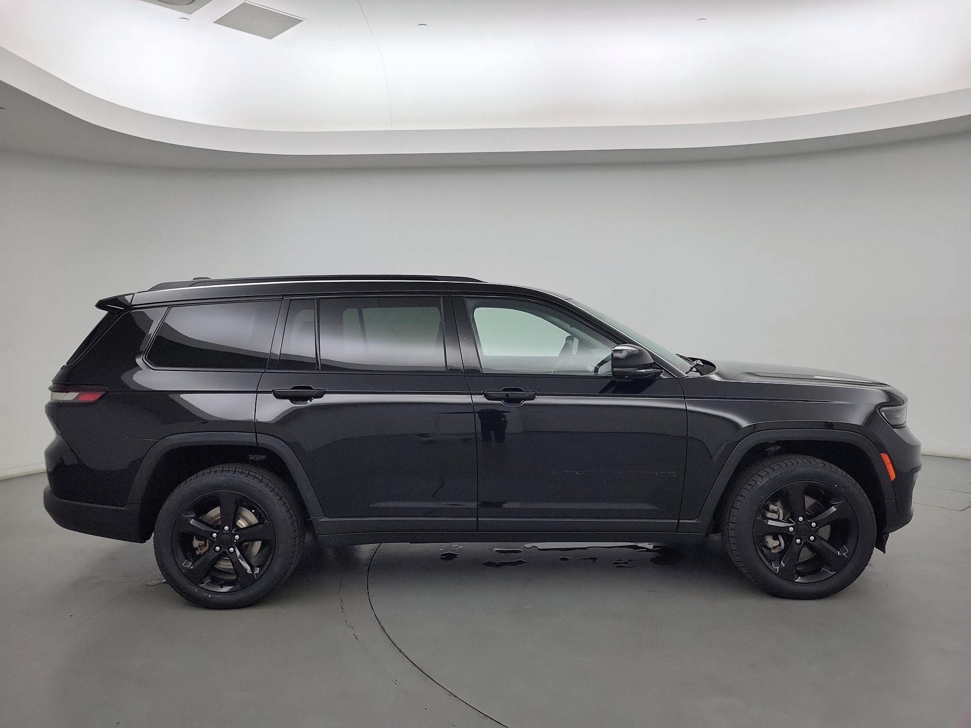 Thumbnail: 2023 Jeep Grand Cherokee L - 4