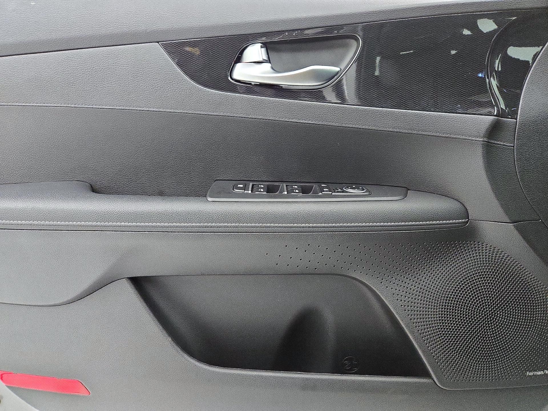 Thumbnail: 2023 Kia Forte - 12