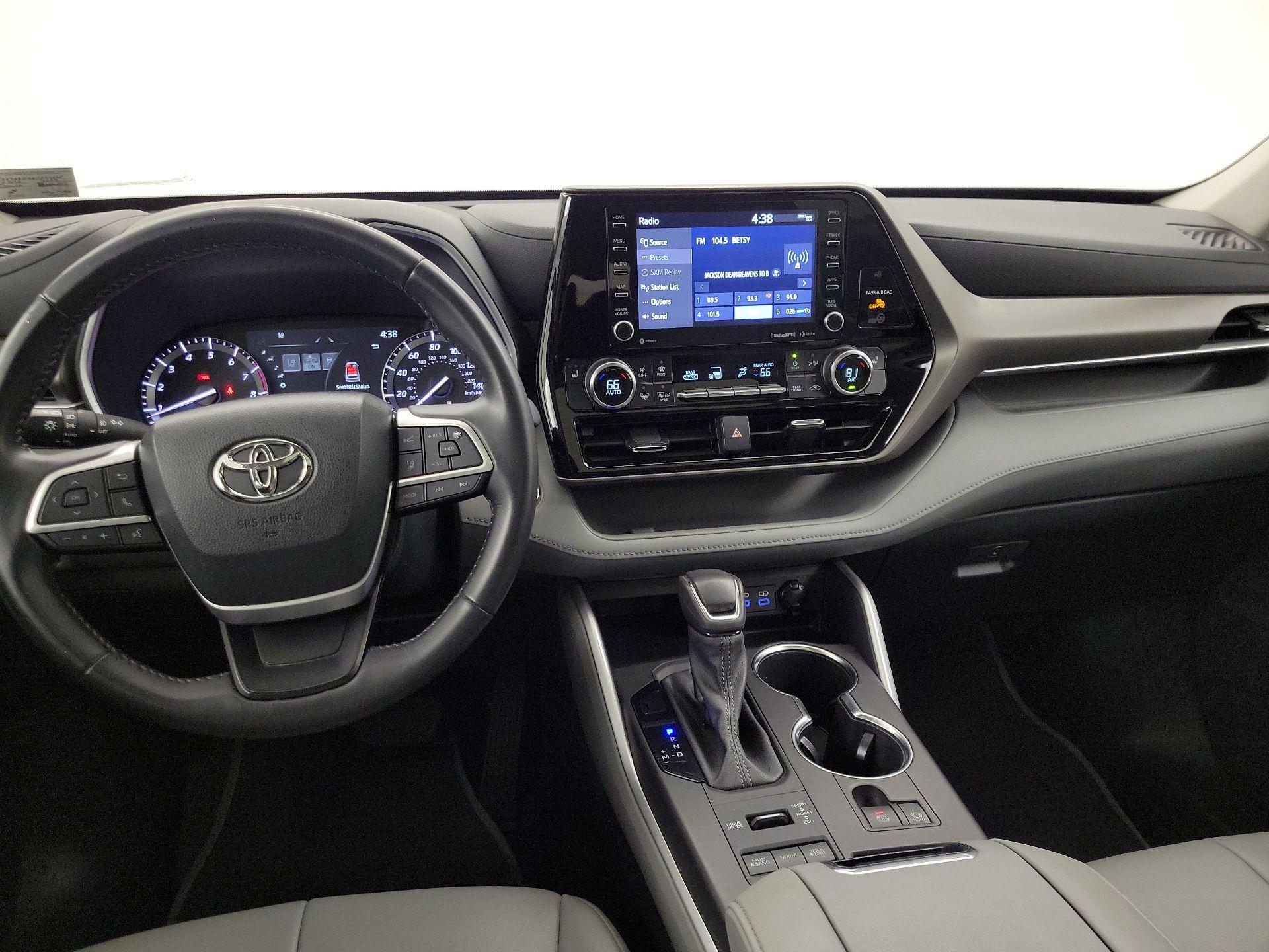 Thumbnail: 2022 Toyota Highlander - 9