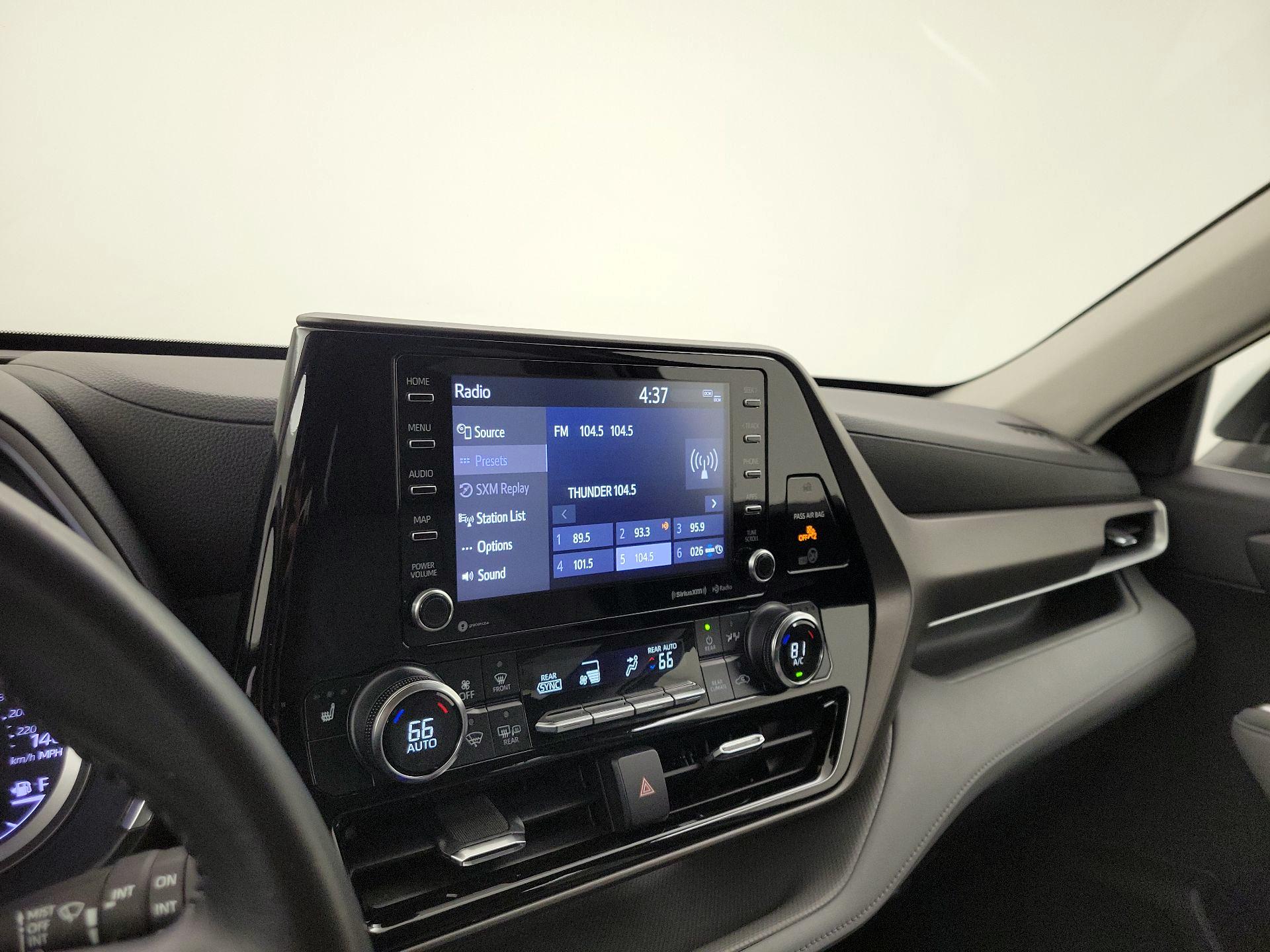 Thumbnail: 2022 Toyota Highlander - 15