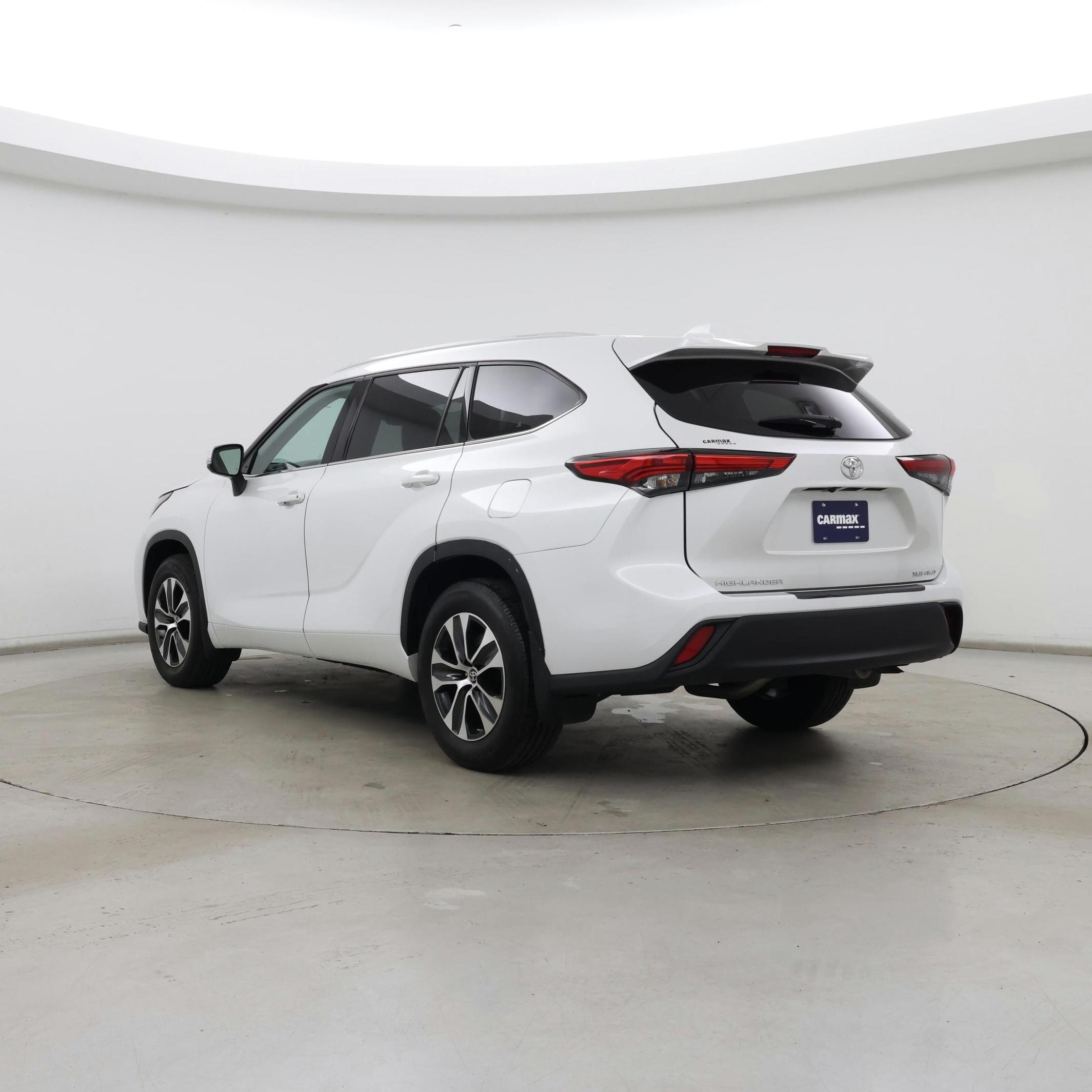 Thumbnail: 2022 Toyota Highlander - 2