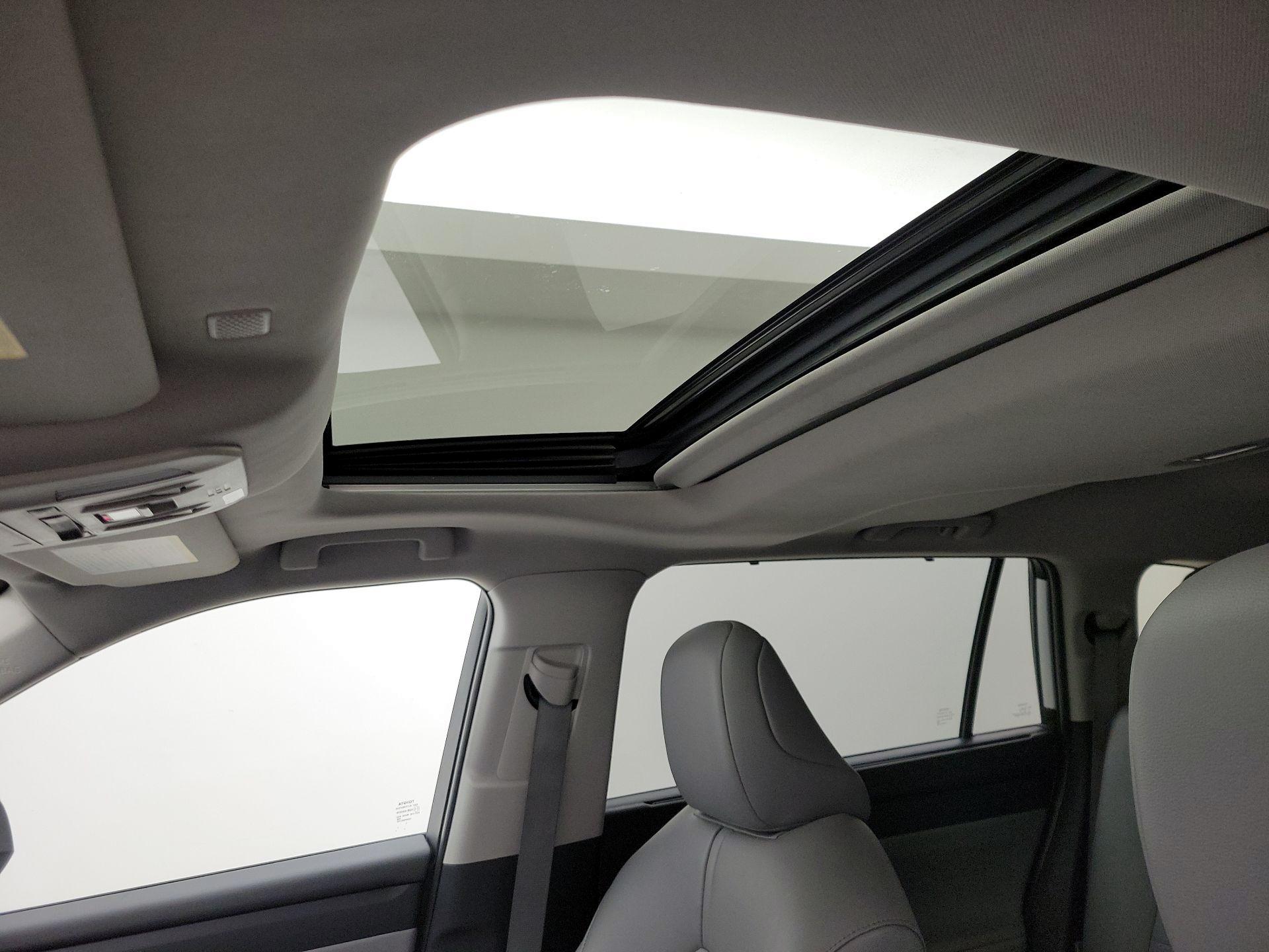 Thumbnail: 2022 Toyota Highlander - 19