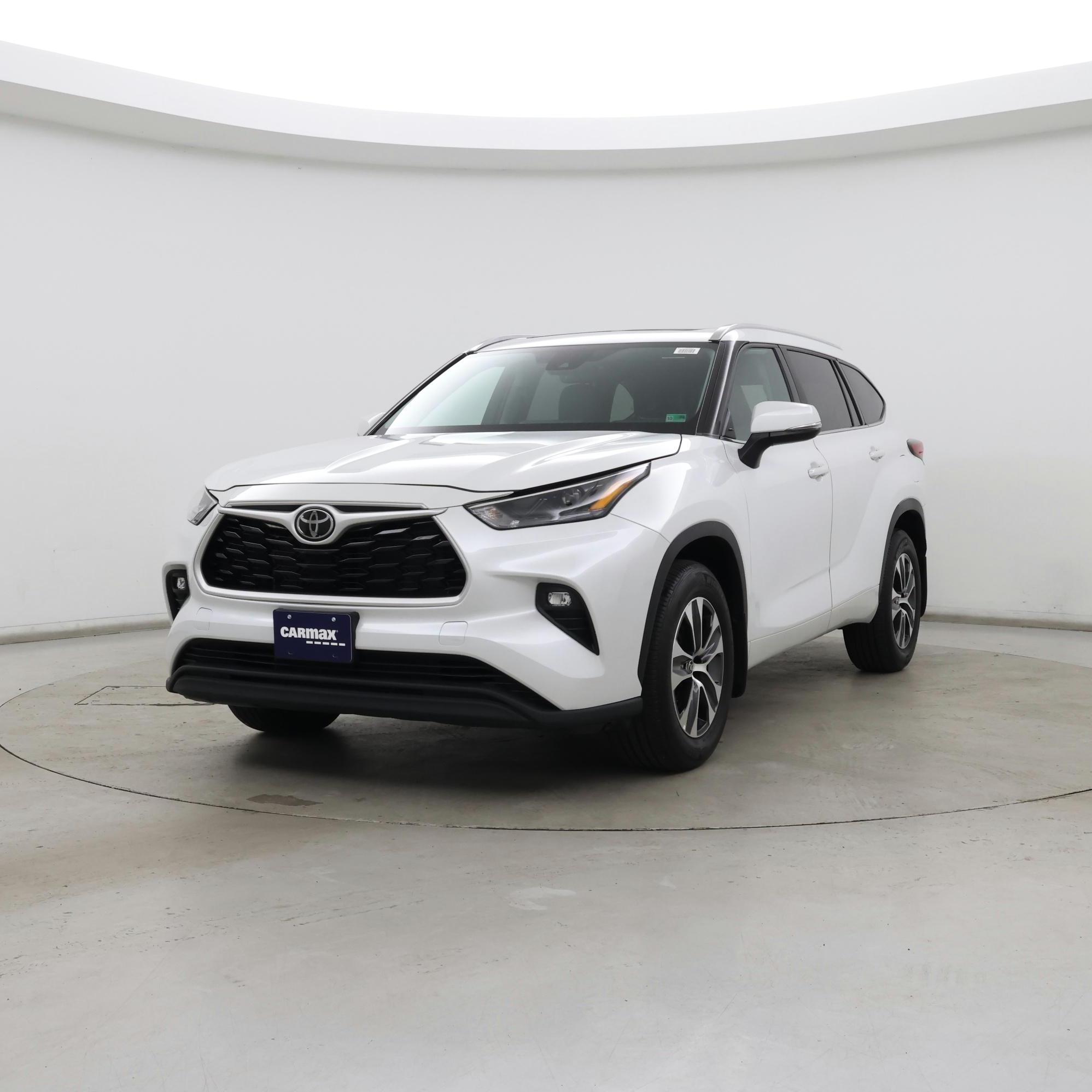 Thumbnail: 2022 Toyota Highlander - 4