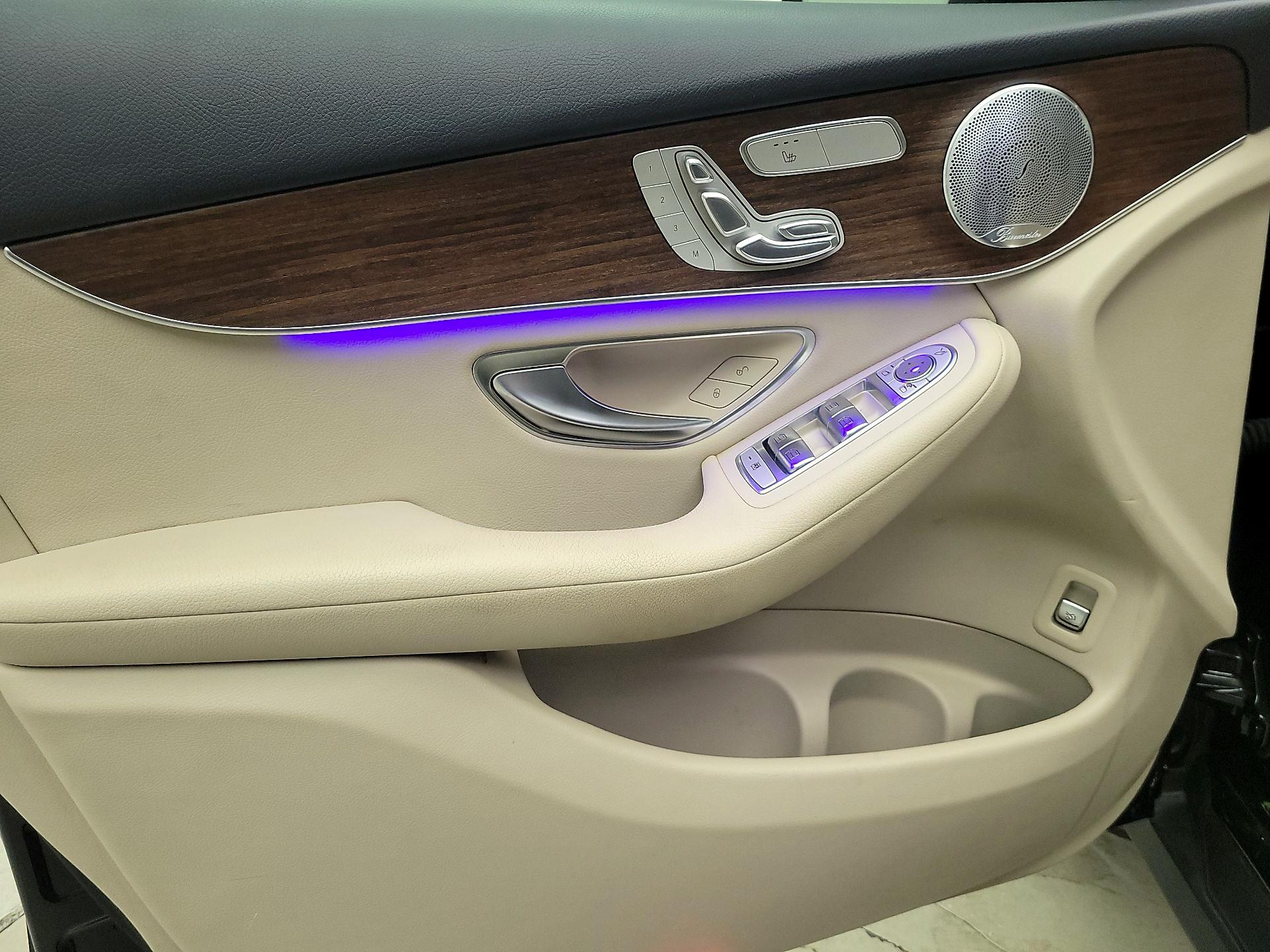 Thumbnail: 2020 Mercedes-Benz GLC - 12