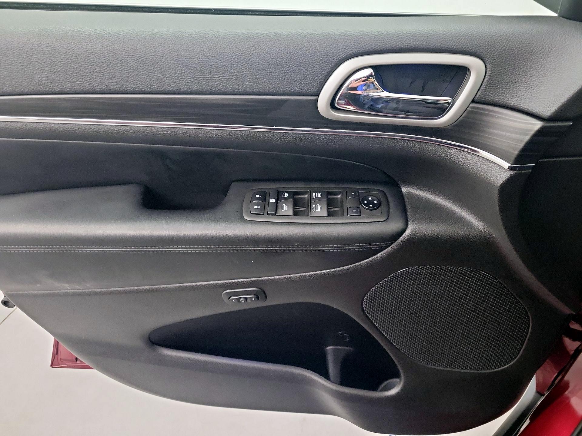 Thumbnail: 2021 Jeep Grand Cherokee - 10