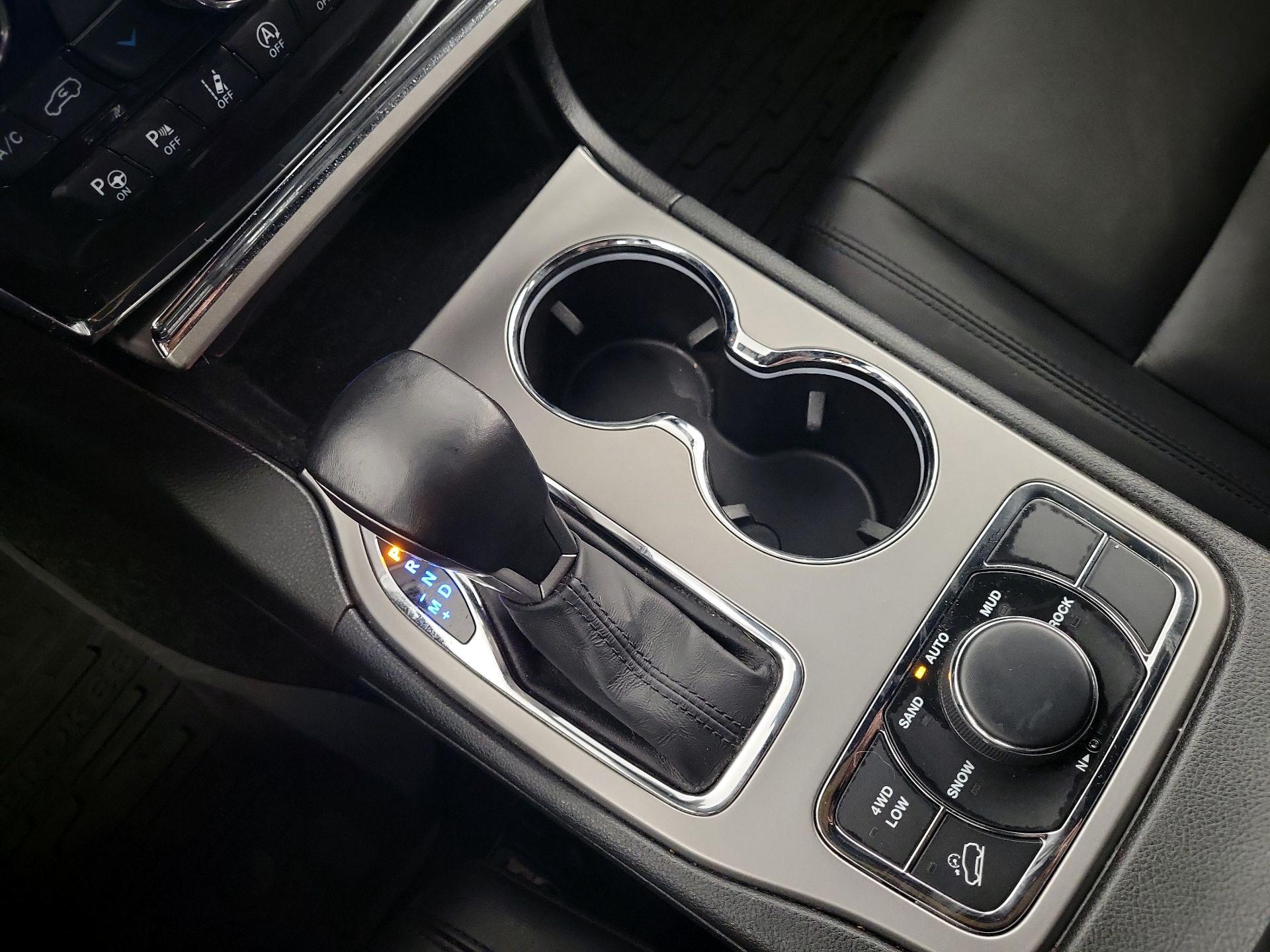 Thumbnail: 2021 Jeep Grand Cherokee - 16