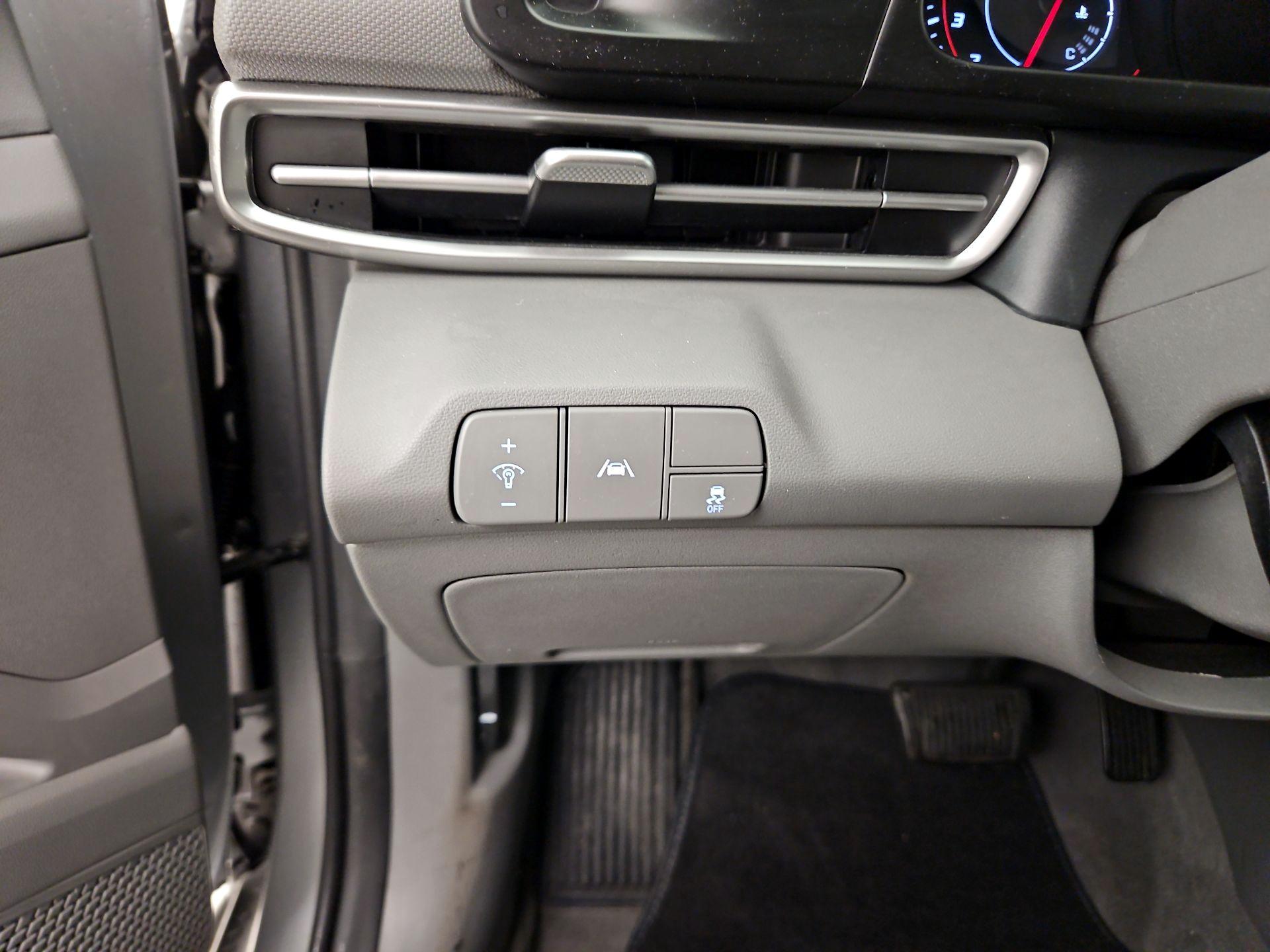 Thumbnail: 2023 Hyundai Elantra - 13