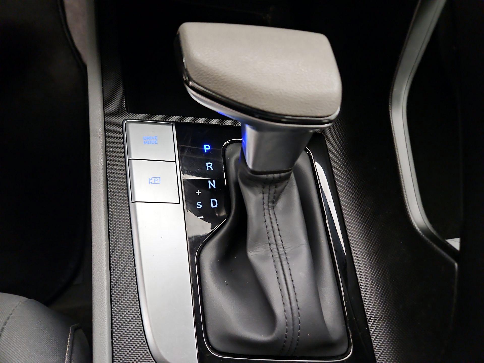 Thumbnail: 2023 Hyundai Elantra - 17