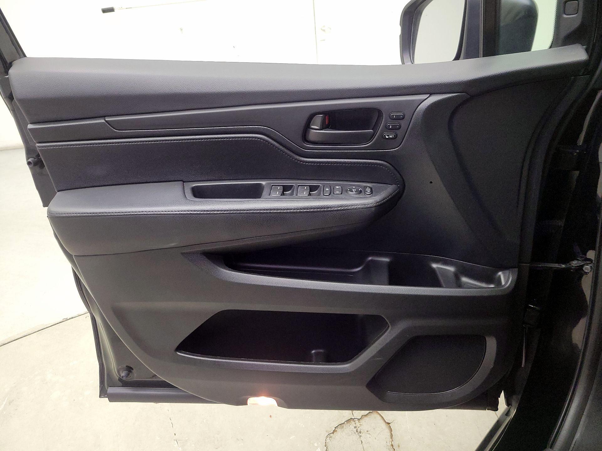 Thumbnail: 2022 Honda Odyssey - 12